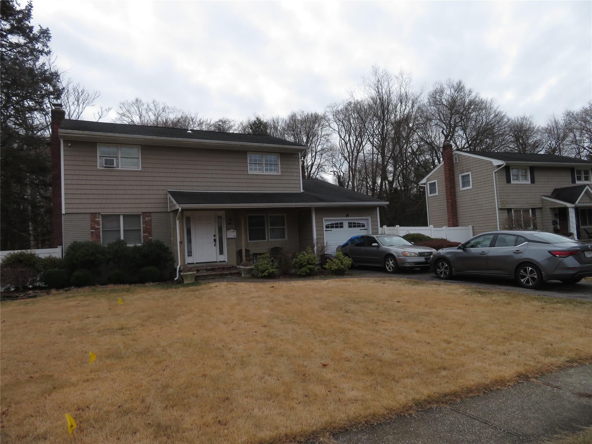 Somerset Dr, Commack, NY 11725