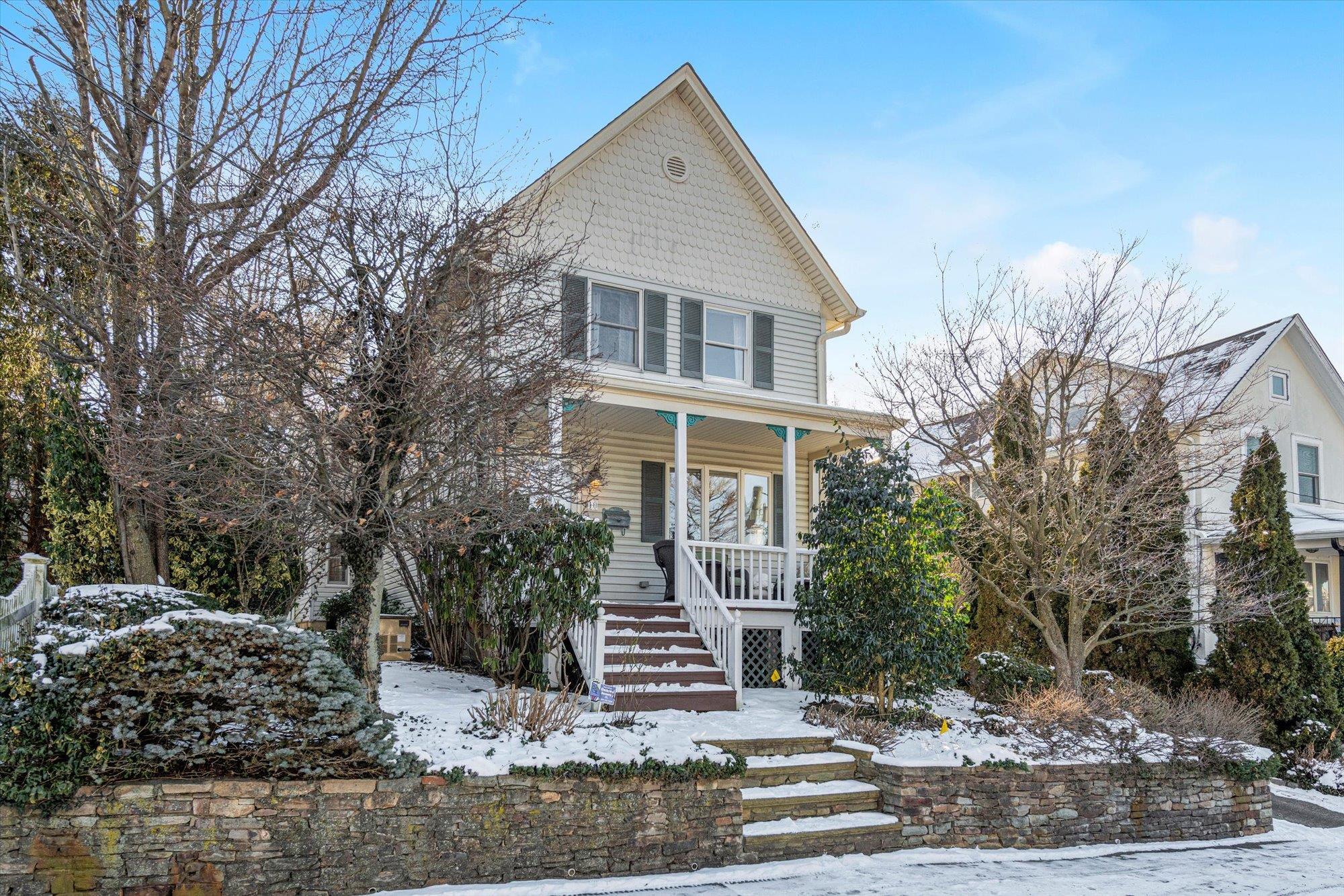 Covert St, Port Washington, NY 11050