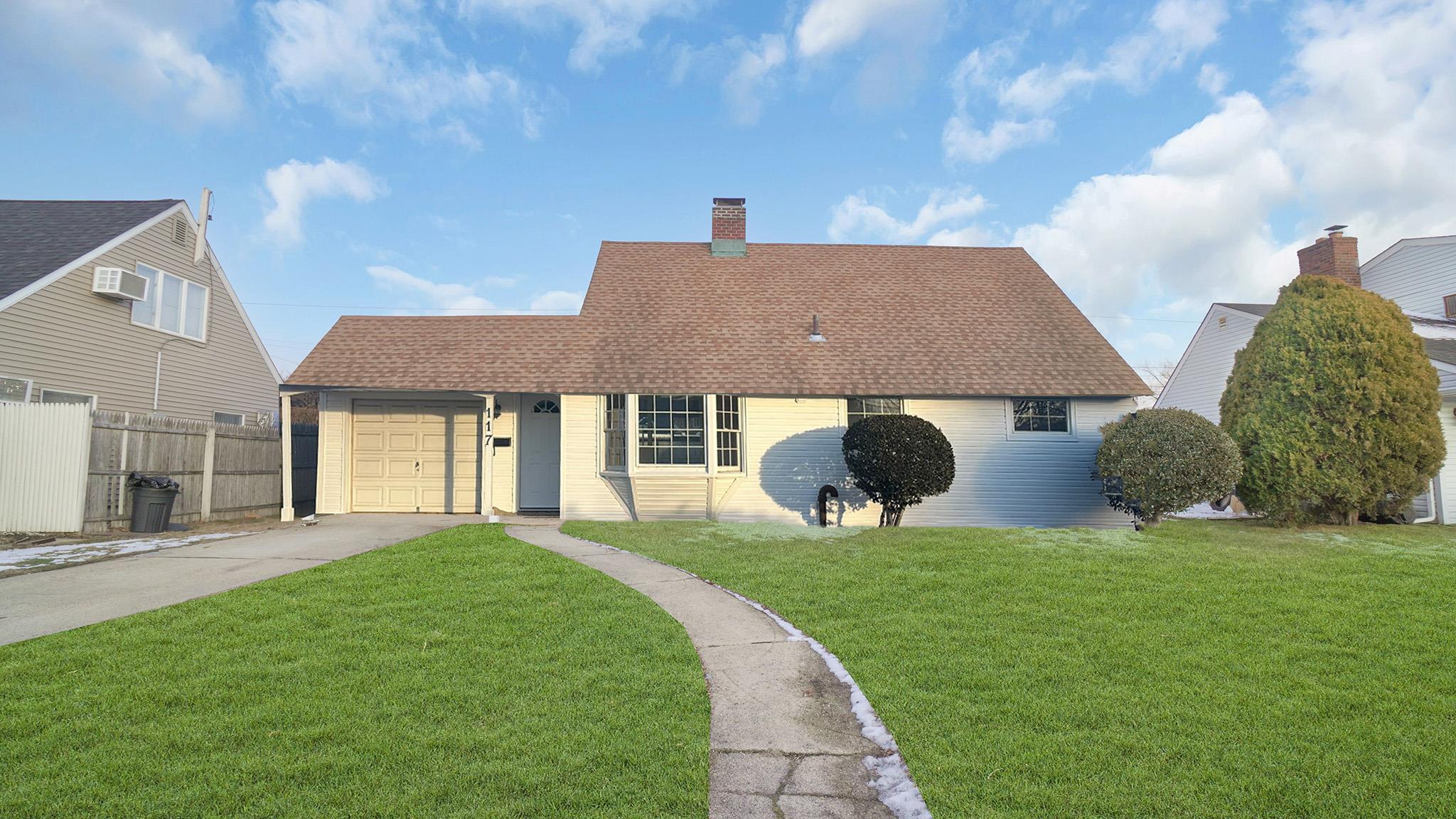 Wantagh Ave, Levittown, NY 11756