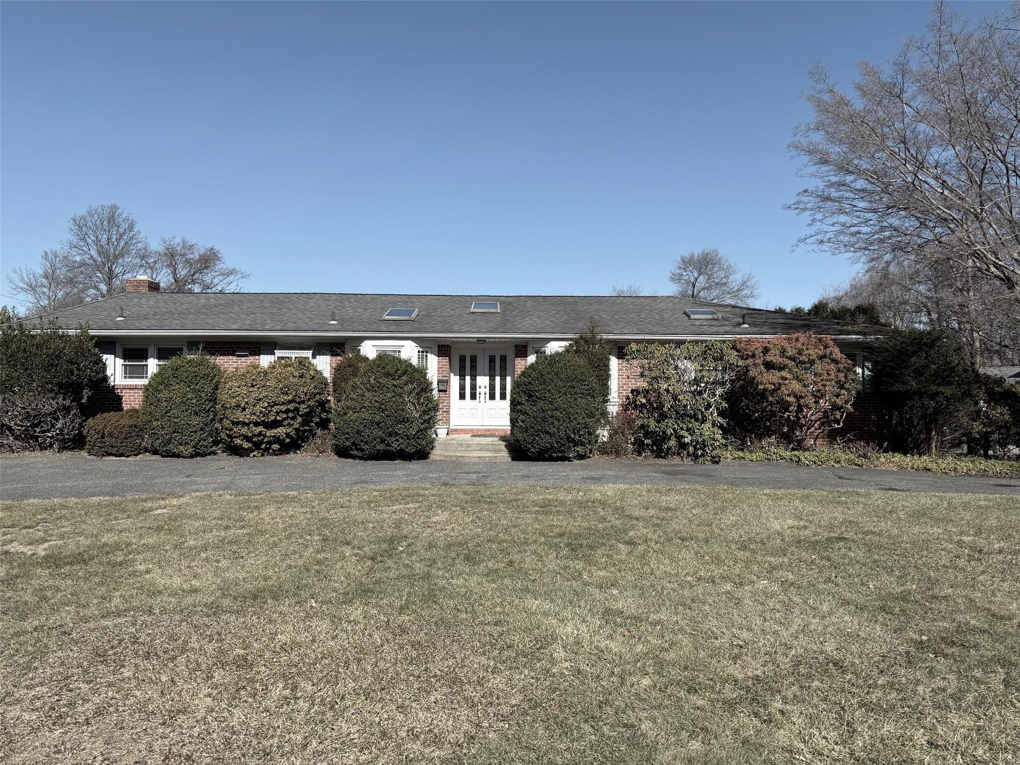 Sands Ln, Port Jefferson, NY 11777
