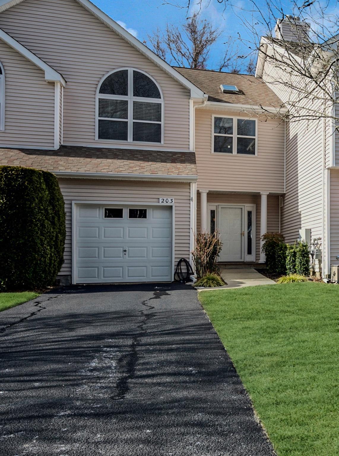 Bayberry Path, Riverhead, NY 11901