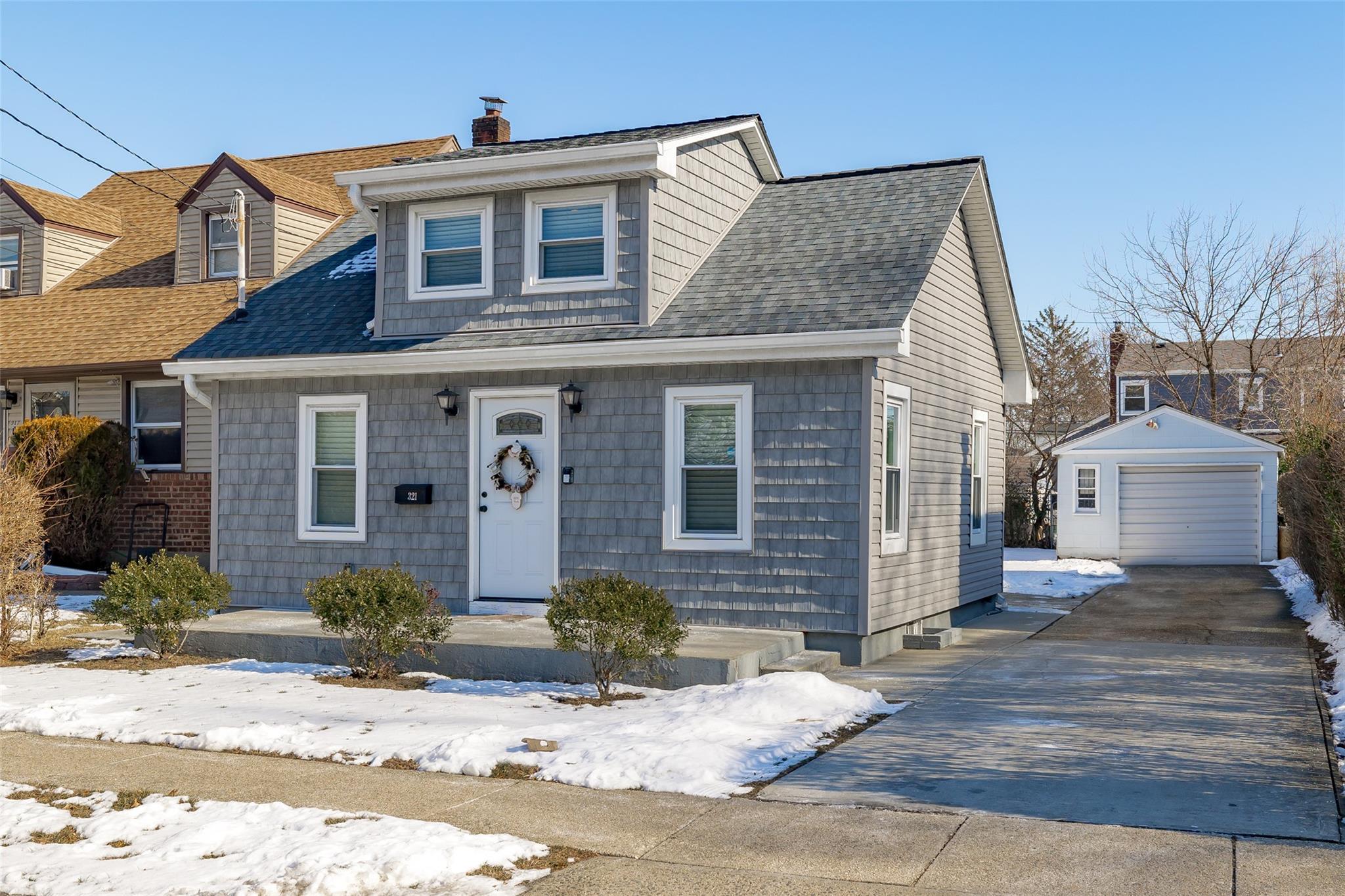 Fenimore Ave, Uniondale, NY 11553