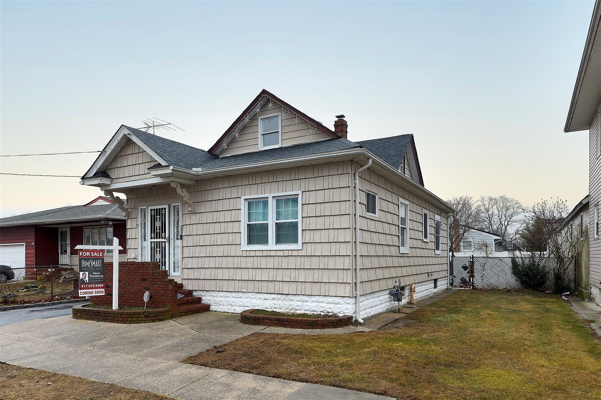 Vespucci Ave, Copiague, NY 11726