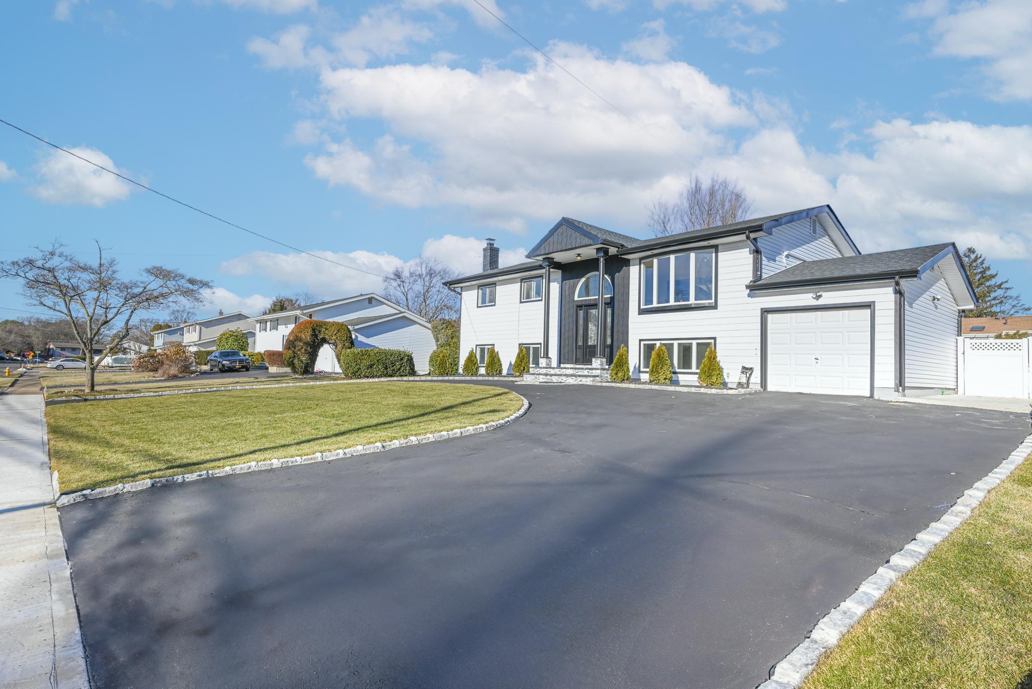 Ridge Rd, Wyandanch, NY 11798