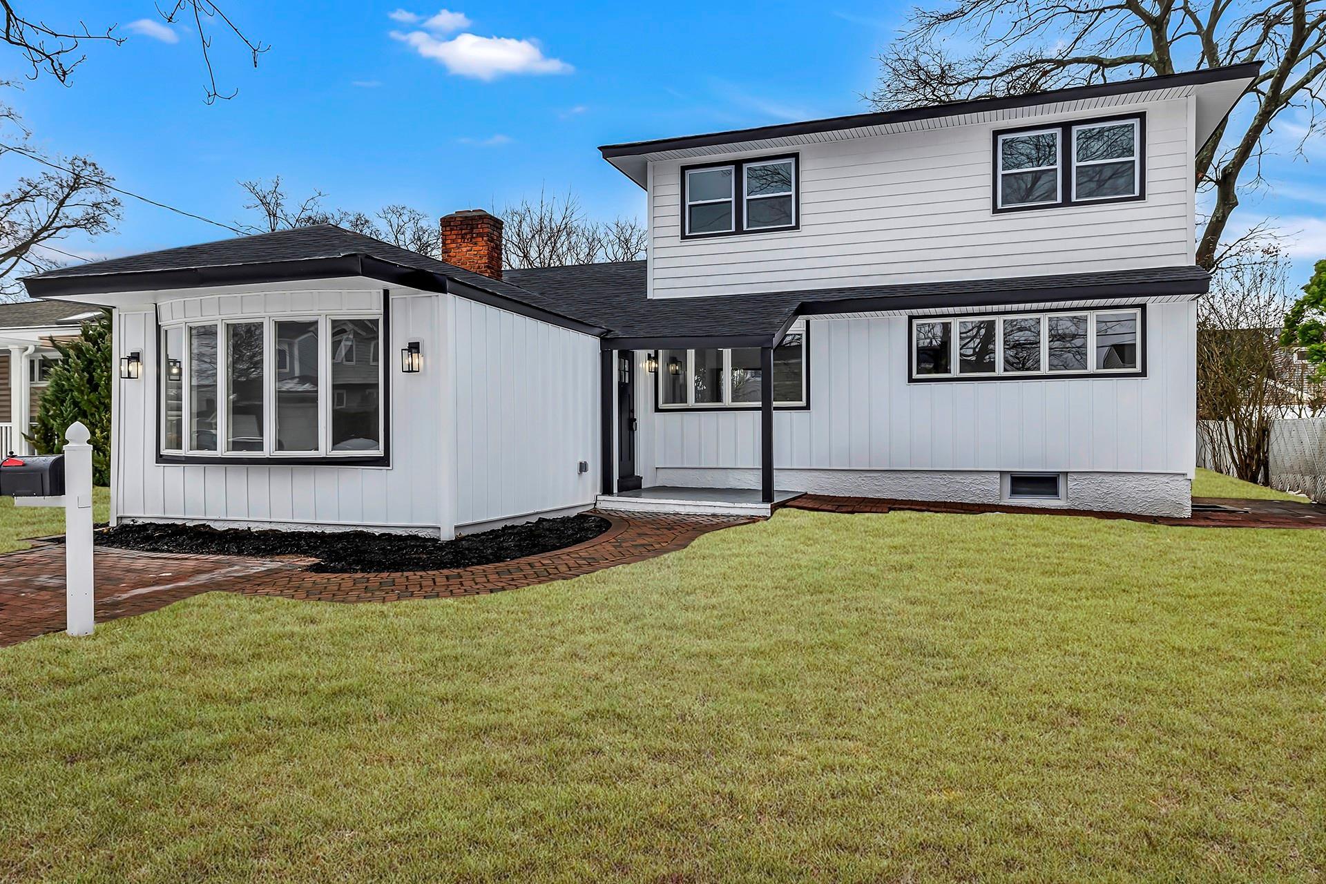 Broadway, Massapequa Park, NY 11762
