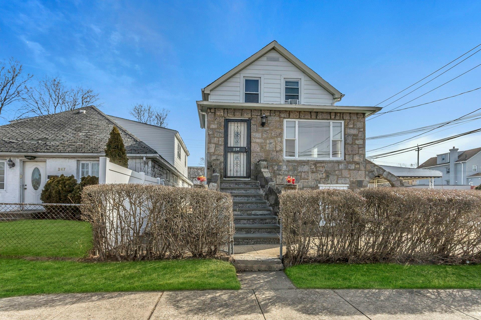 Oakley Ave, Elmont, NY 11003