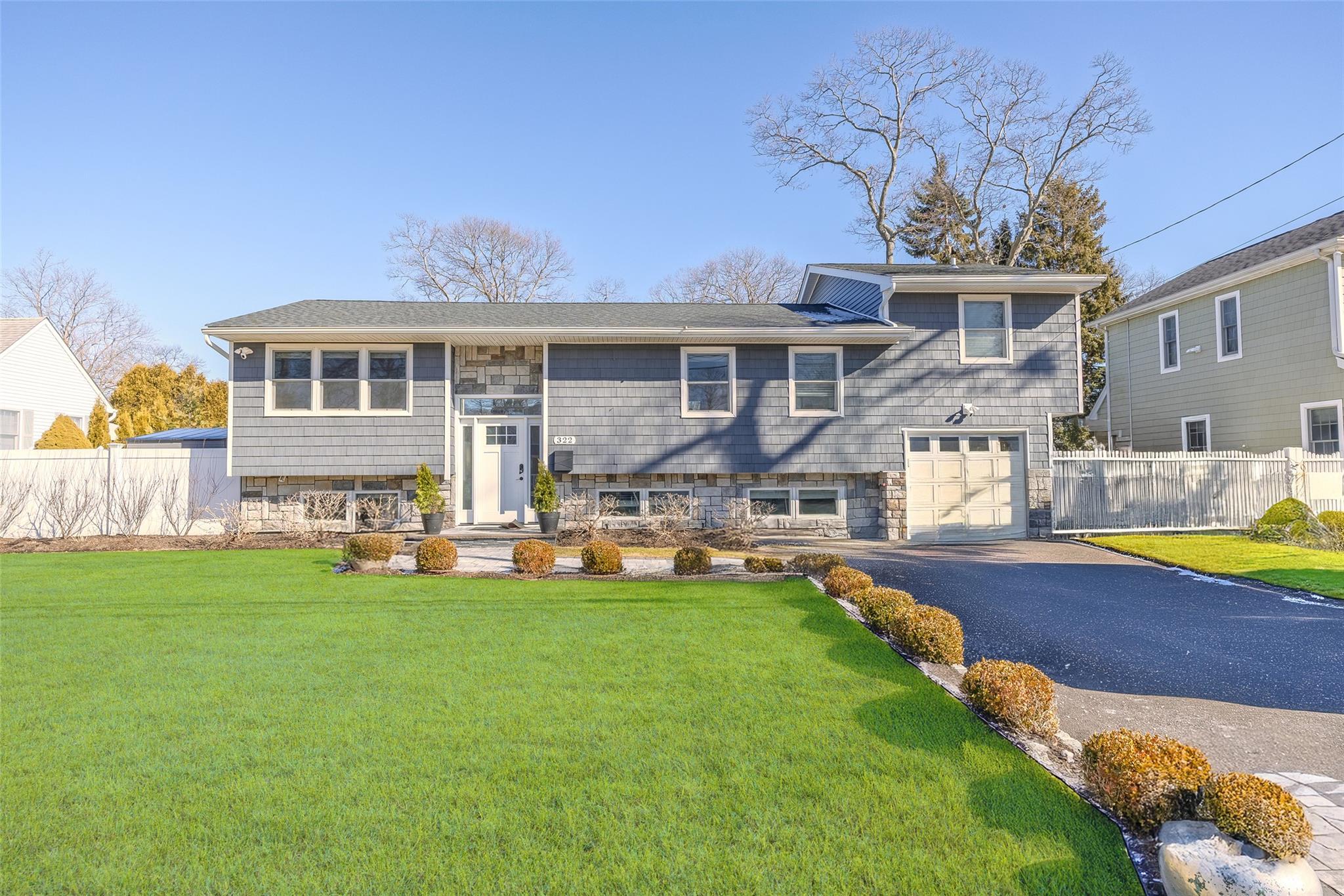Oak Neck Rd, West Islip, NY 11795