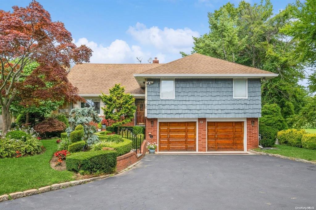 Hawthorne Ln, Lawrence, NY 11559