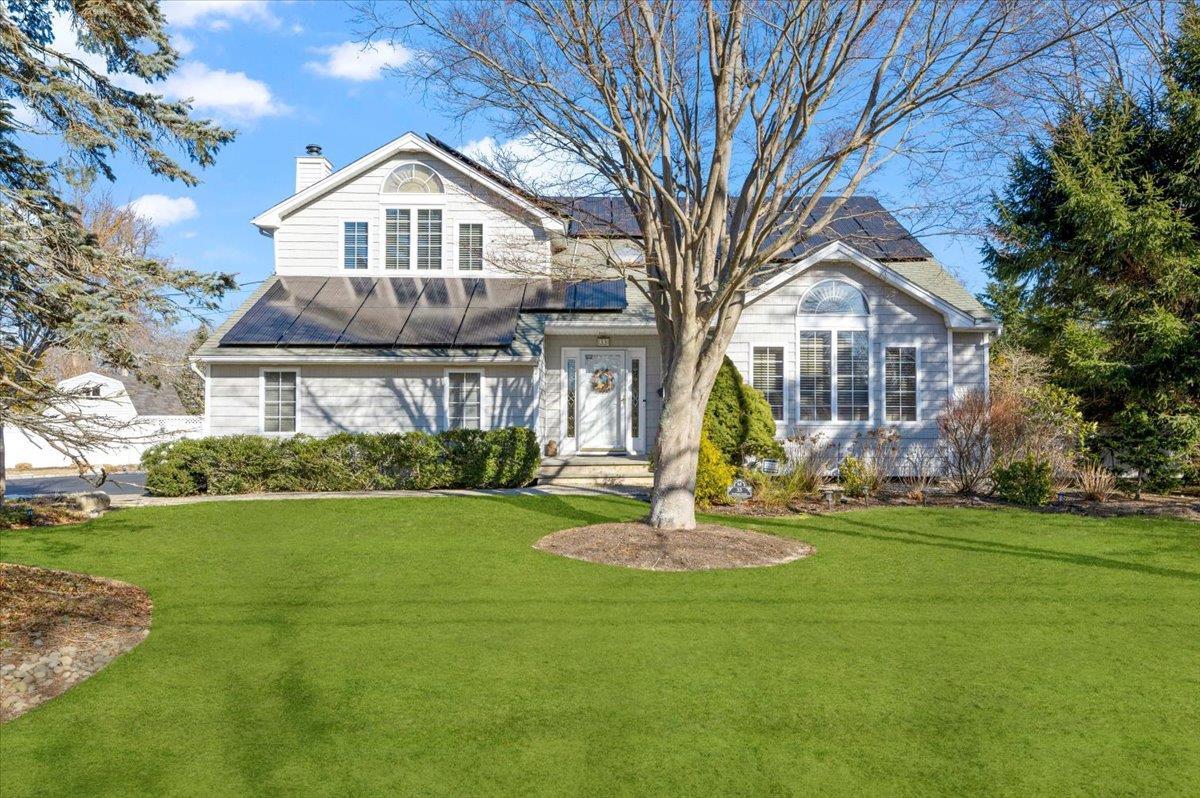Pauchogue Ave, East Islip, NY 11730