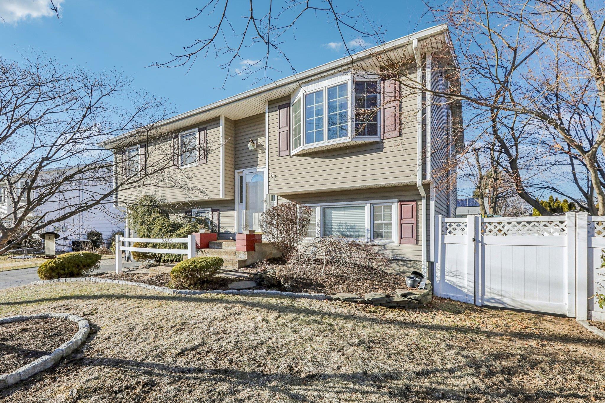 Picariello Dr, Haverstraw, NY 10927