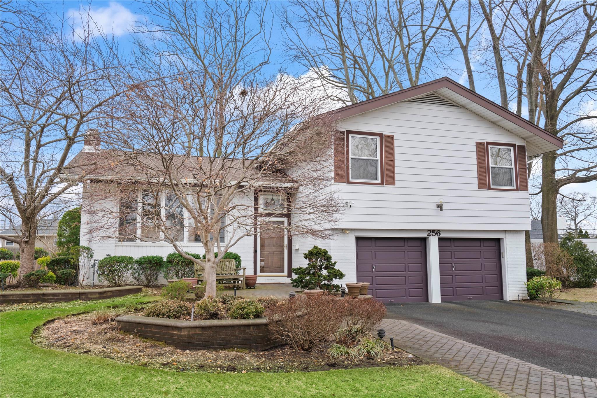 Forest Dr, Jericho, NY 11753
