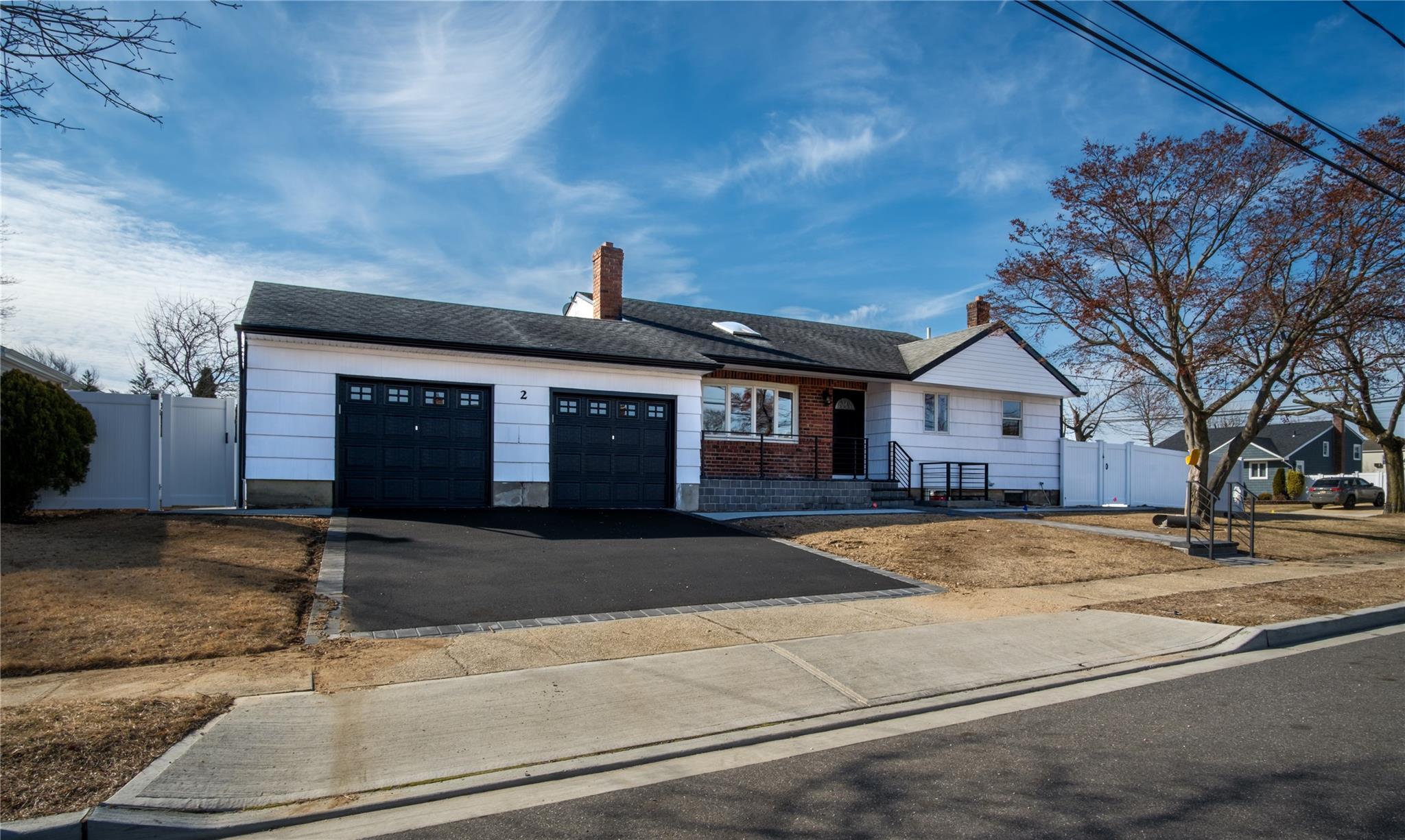 Rita Pl, Farmingdale, NY 11735