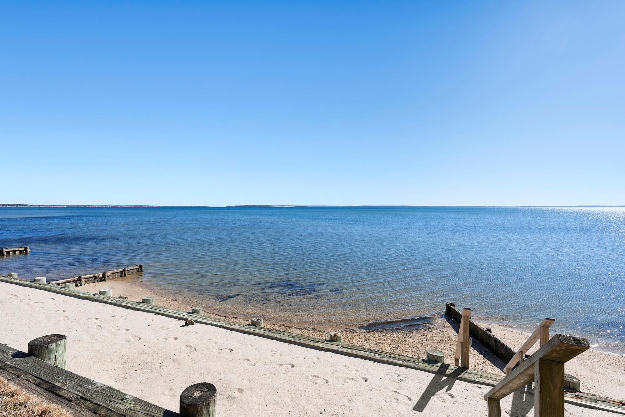 Great Peconic Bay Blvd, Laurel, NY 11948