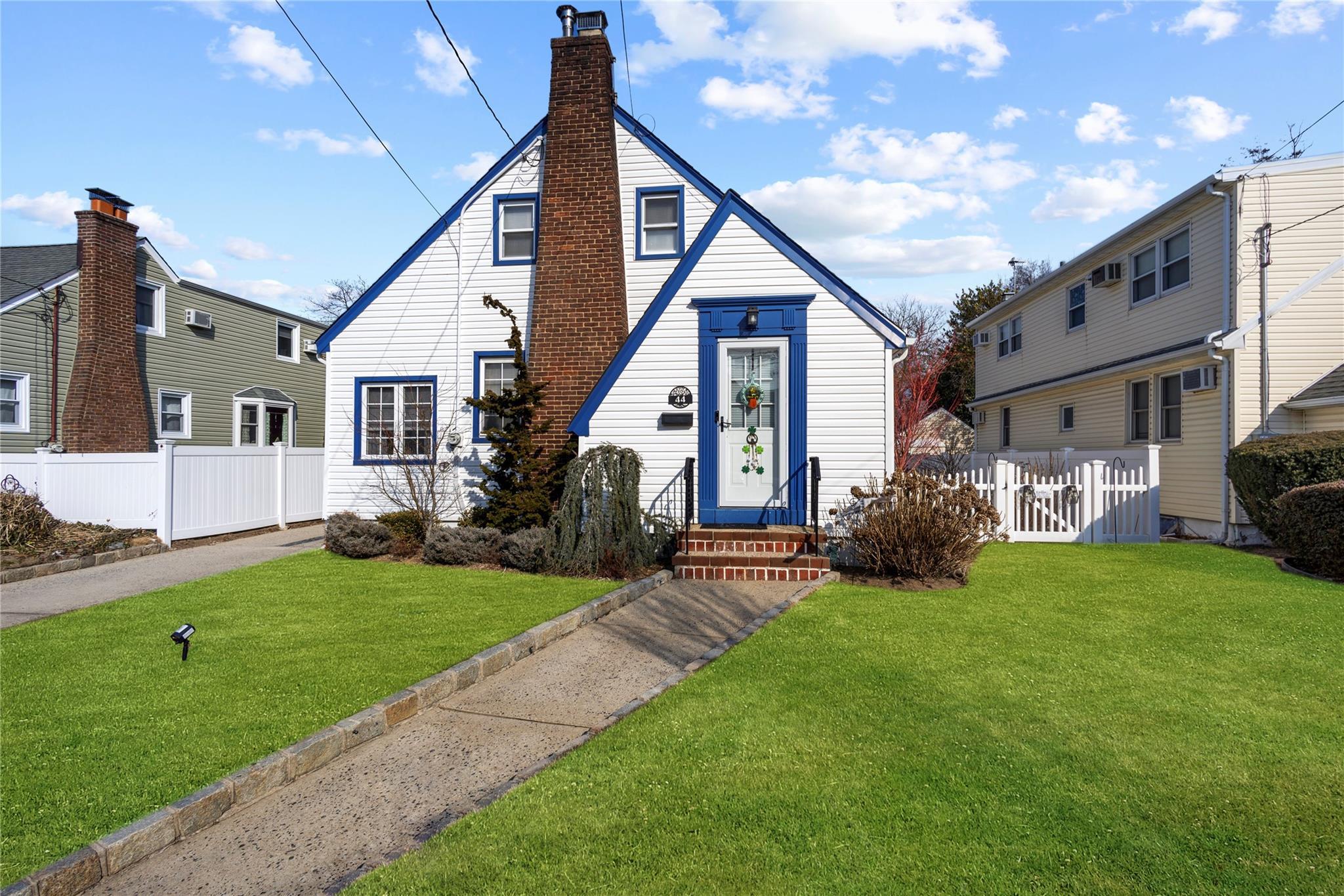Croyden St, Malverne, NY 11565