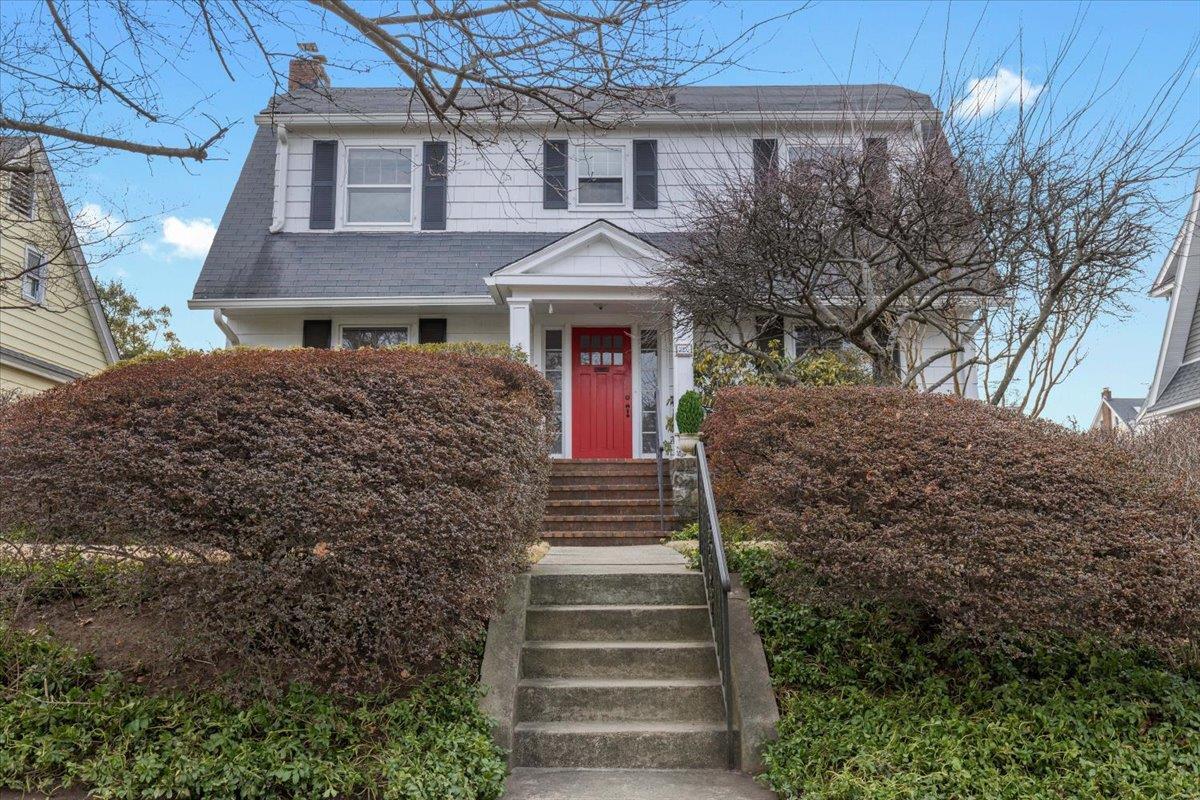 Clinton Ave, New Rochelle, NY 10801