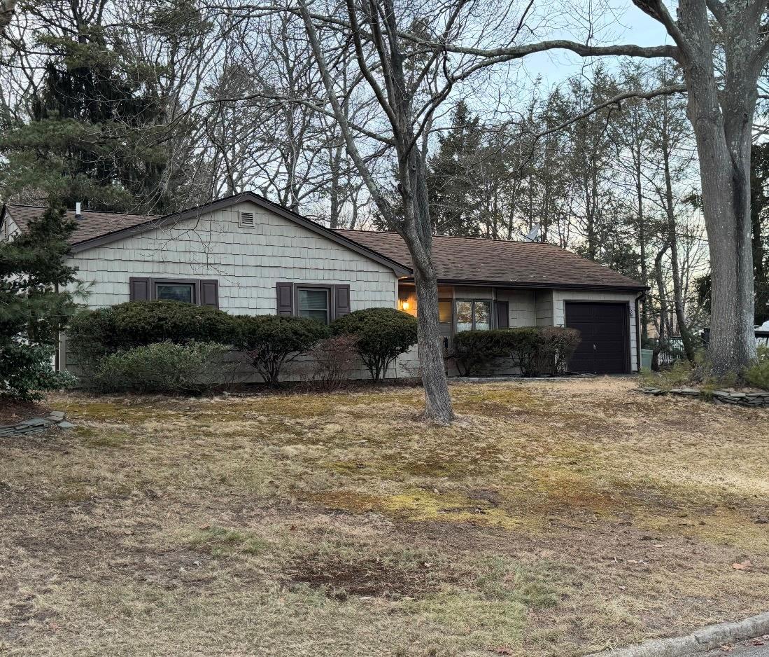 Nottingham Dr, Middle Island, NY 11953