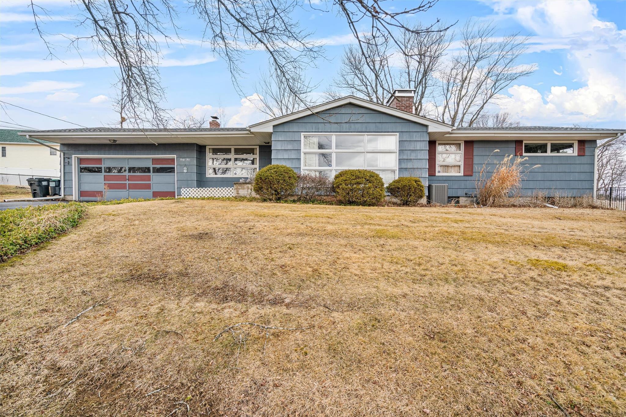 Sunrise Dr, Middletown, NY 10940