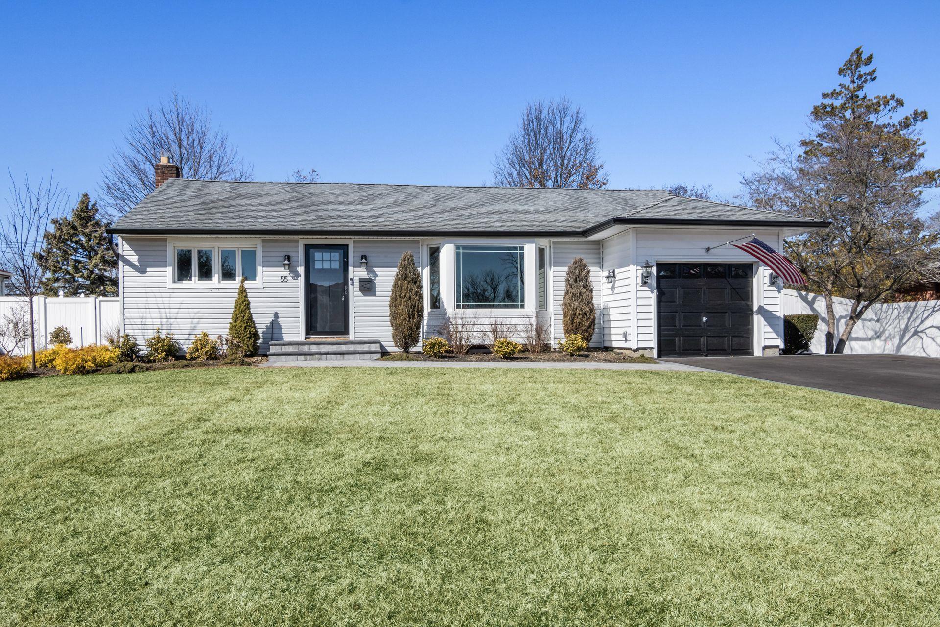 Verbena Dr, Commack, NY 11725