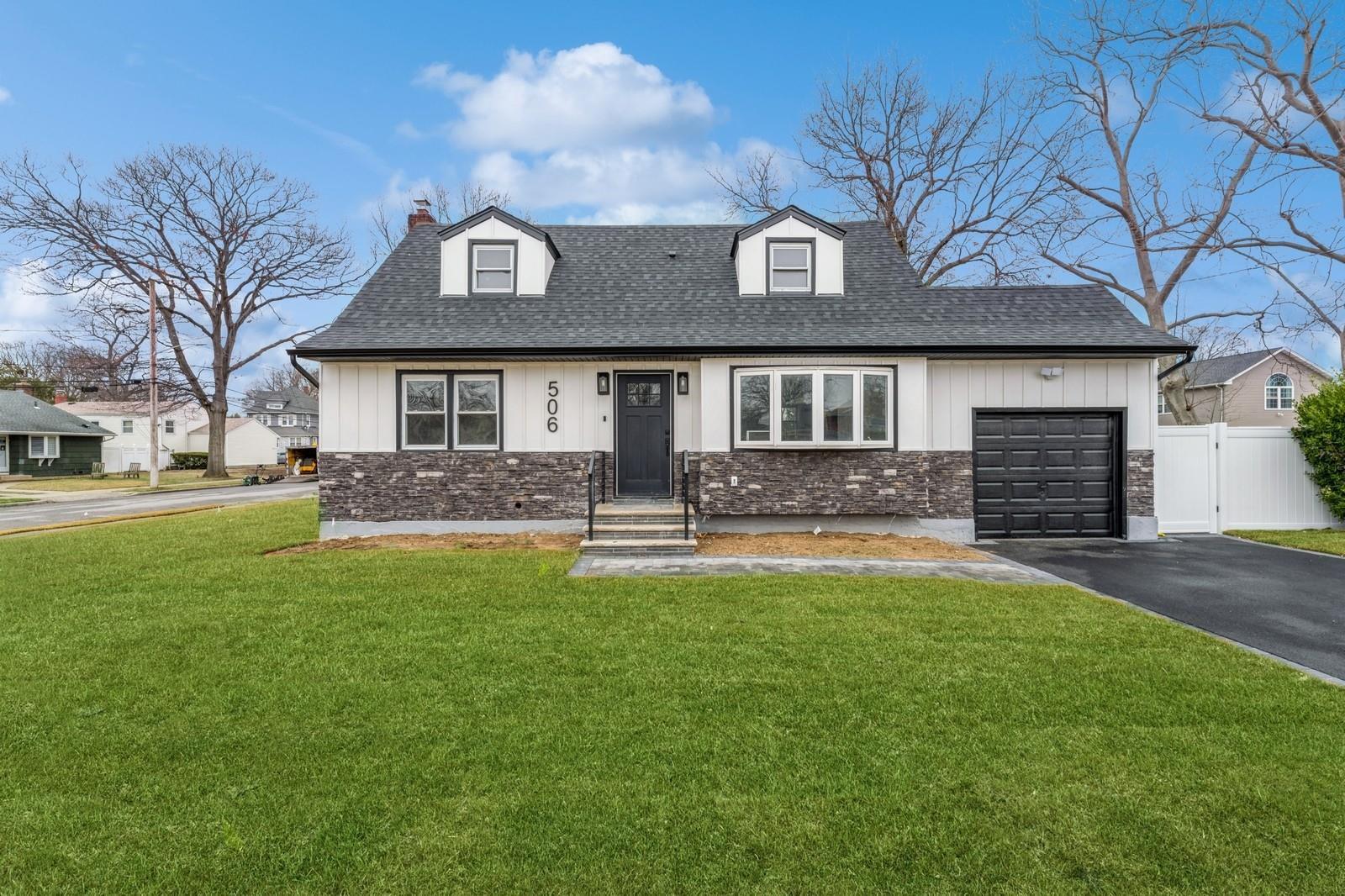 Hopatcong Ave, West Hempstead, NY 11552