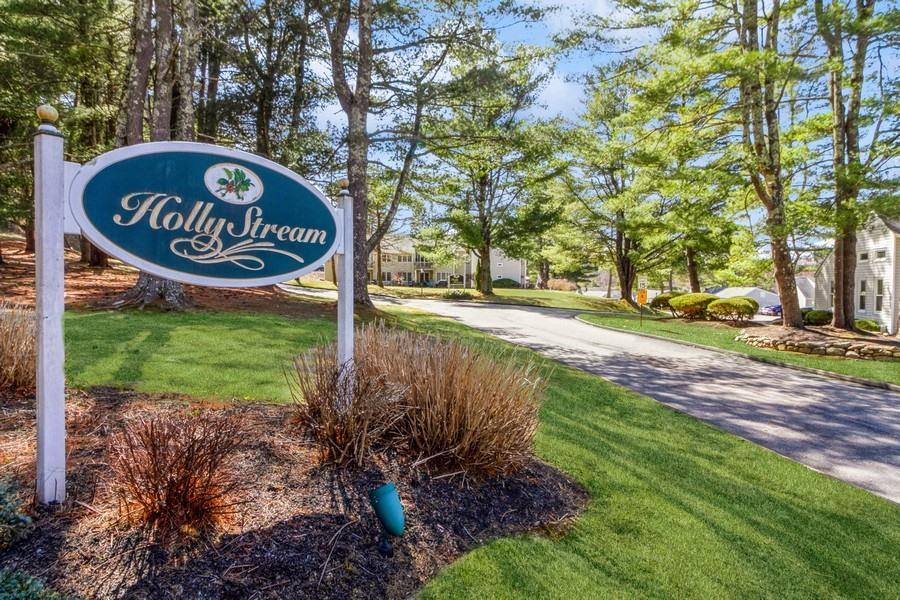 Holly Stream Ct, Brewster, NY 10509