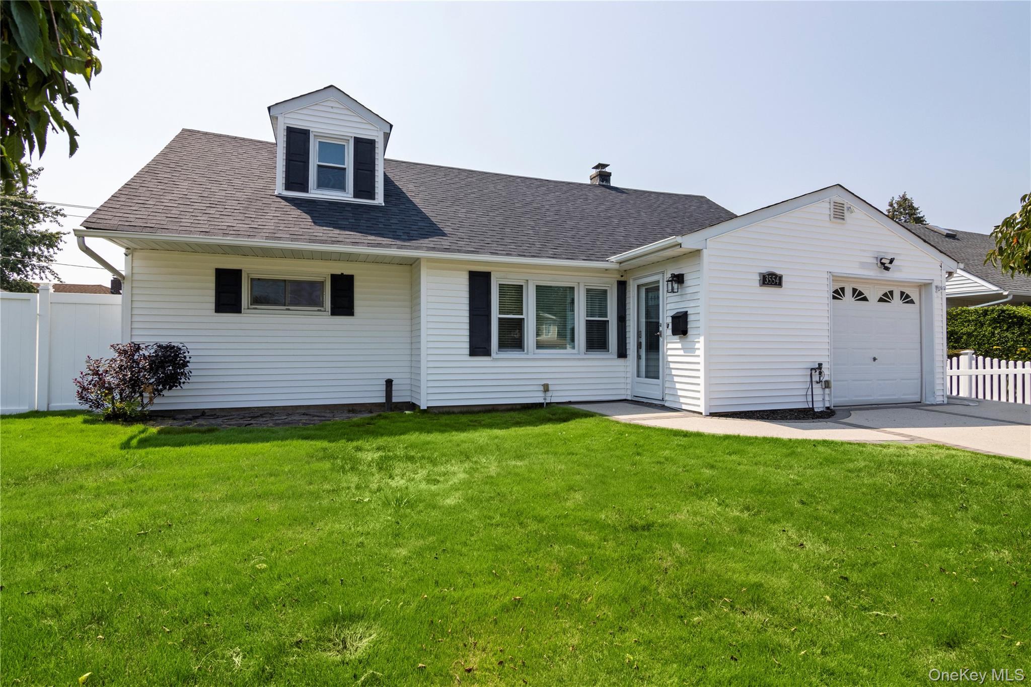Martha Blvd, Bethpage, NY 11714