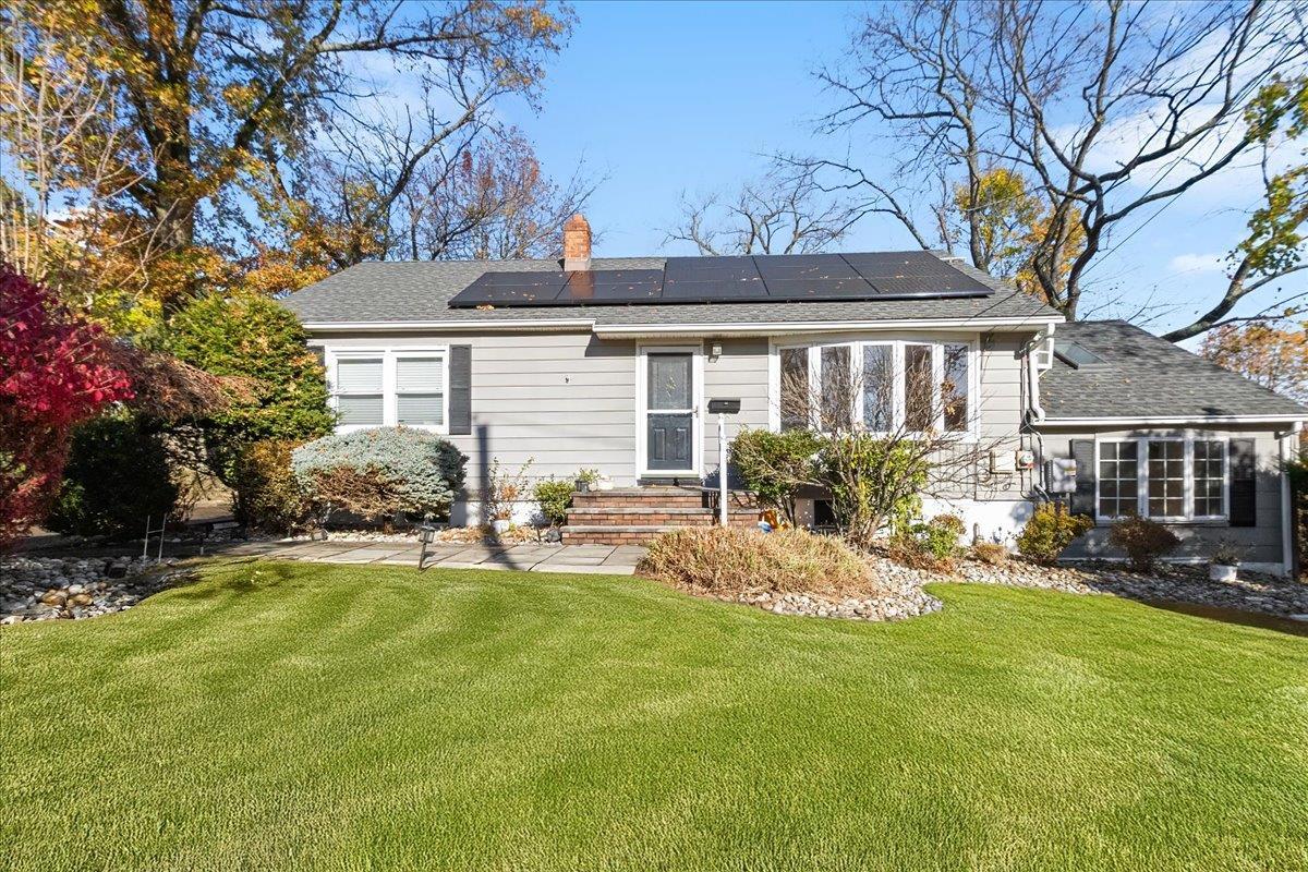 Christine Ln, Tappan, NY 10983