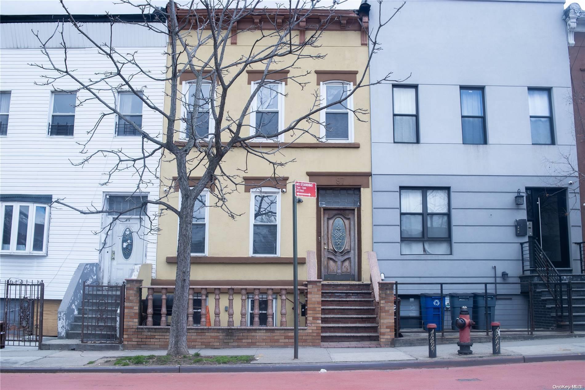 Utica Ave, Brooklyn, NY 11213