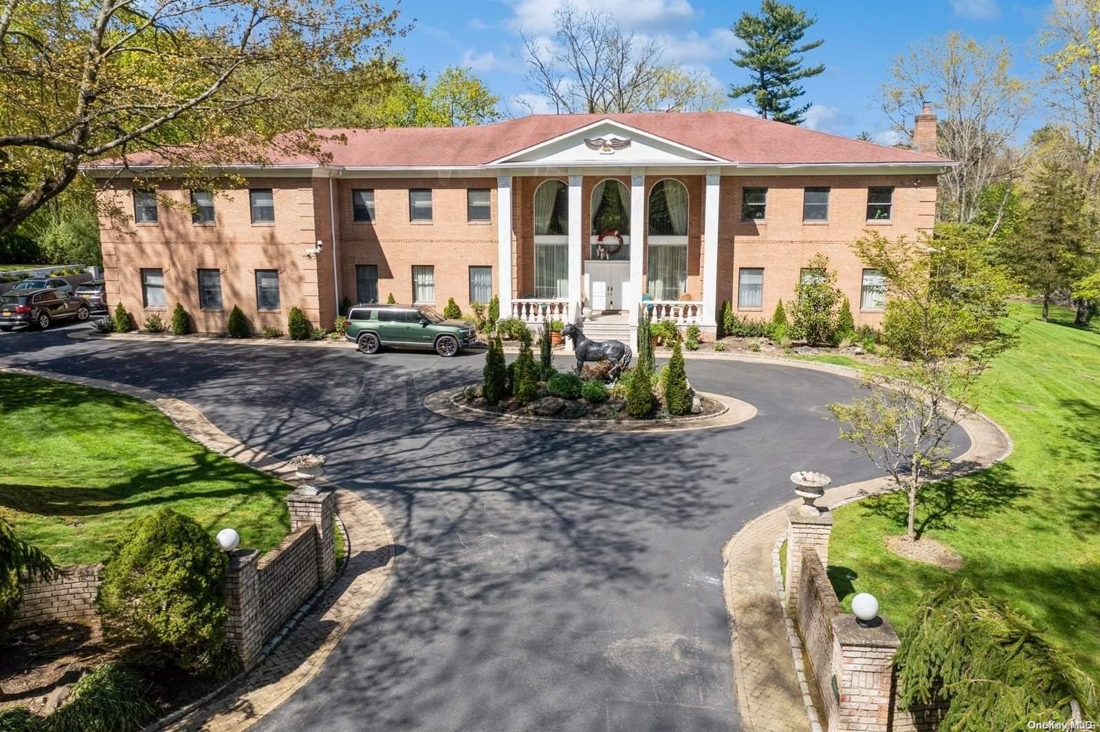 Woodfield Ln, Glen Head, NY 11545