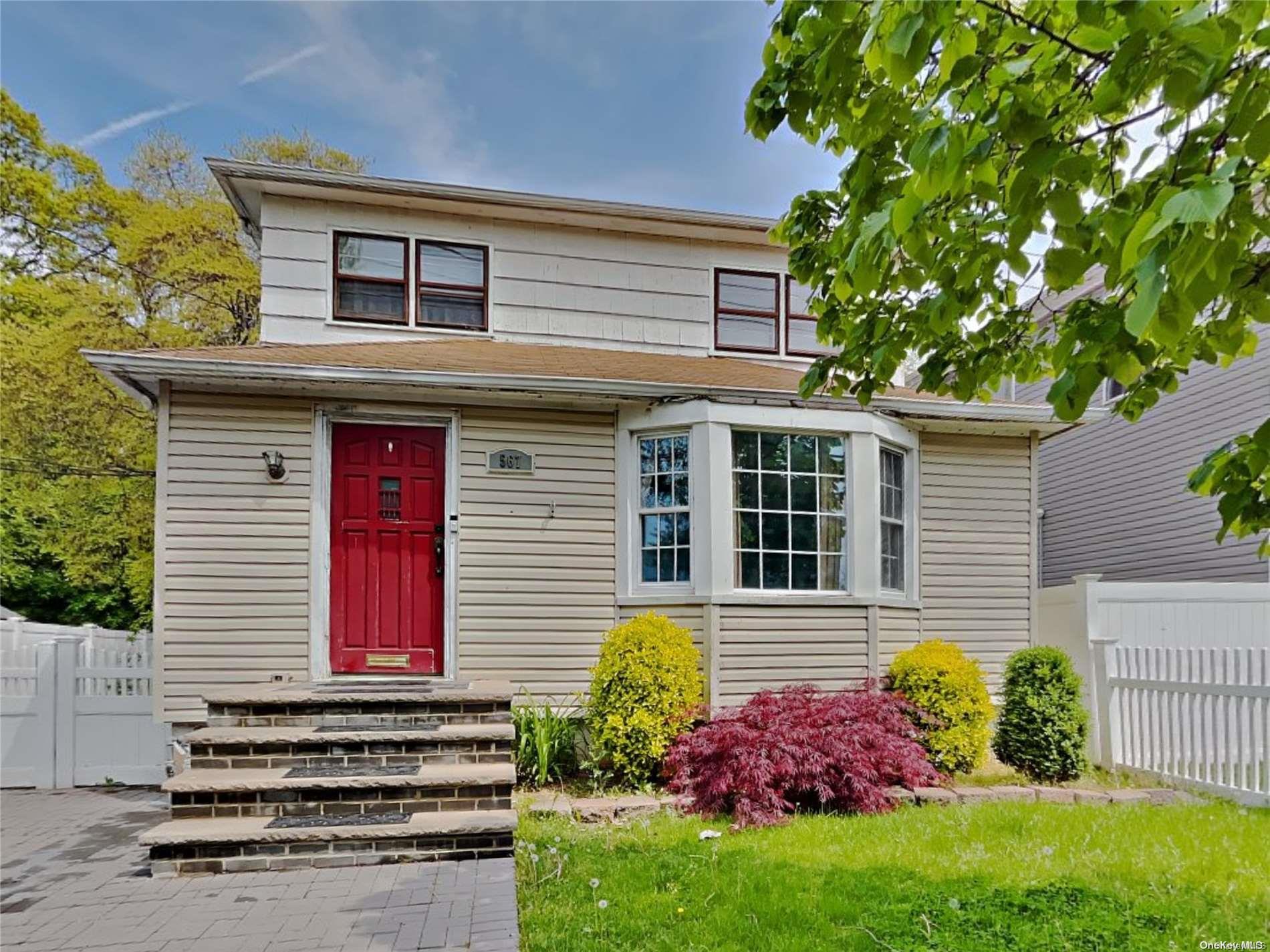 Park Ave, West Hempstead, NY 11552