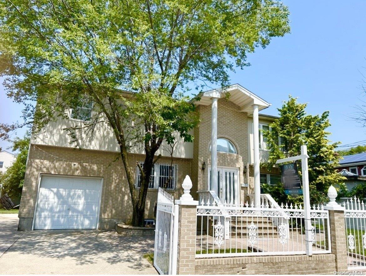 Louis Ave, Elmont, NY 11003