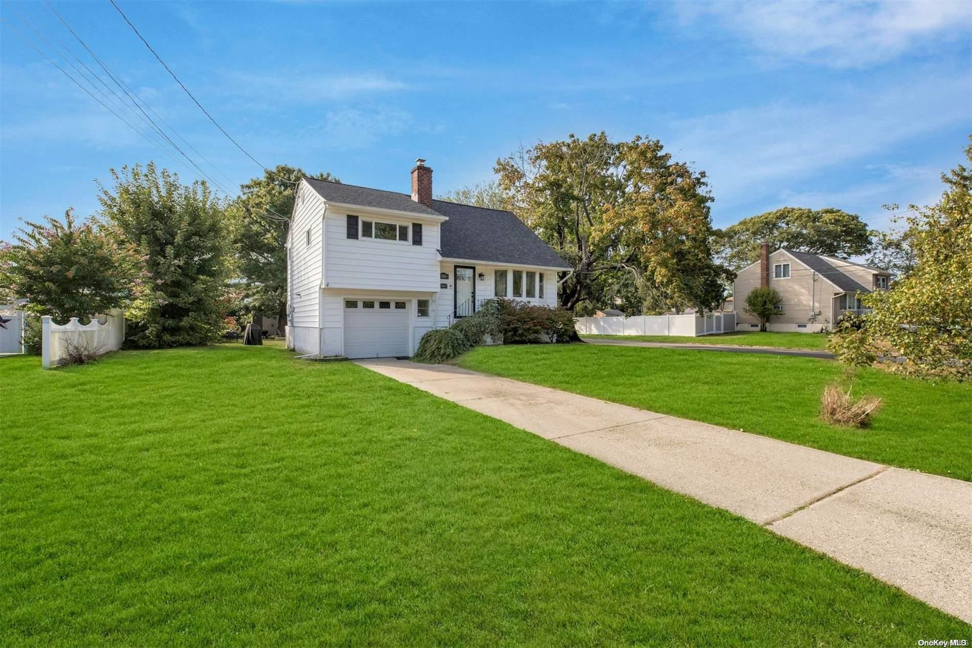 Pat Dr, West Islip, NY 11795