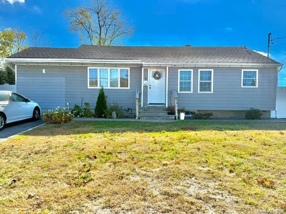 Perry St, Brentwood, NY 11717