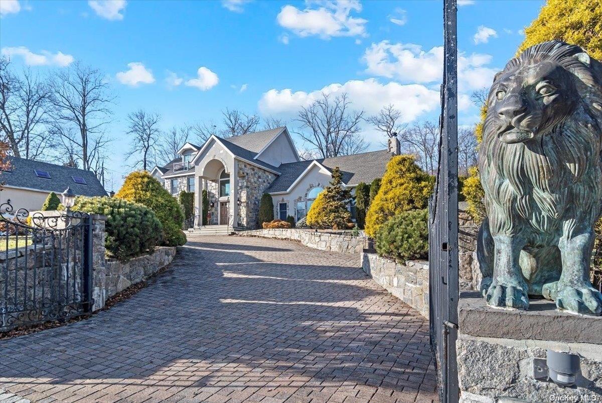 N Lake Blvd, Mahopac, NY 10541