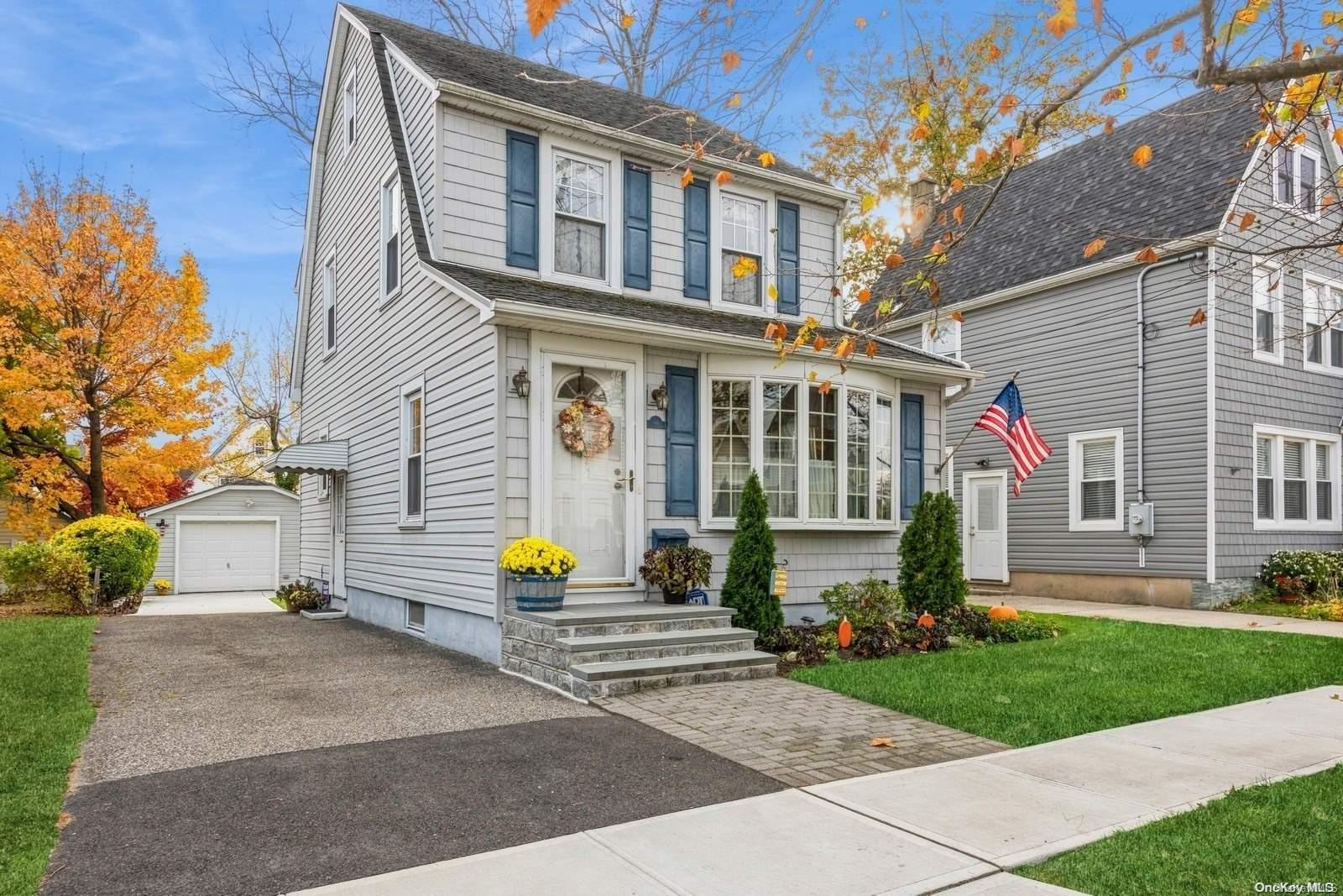 Princeton St, Williston Park, NY 11596