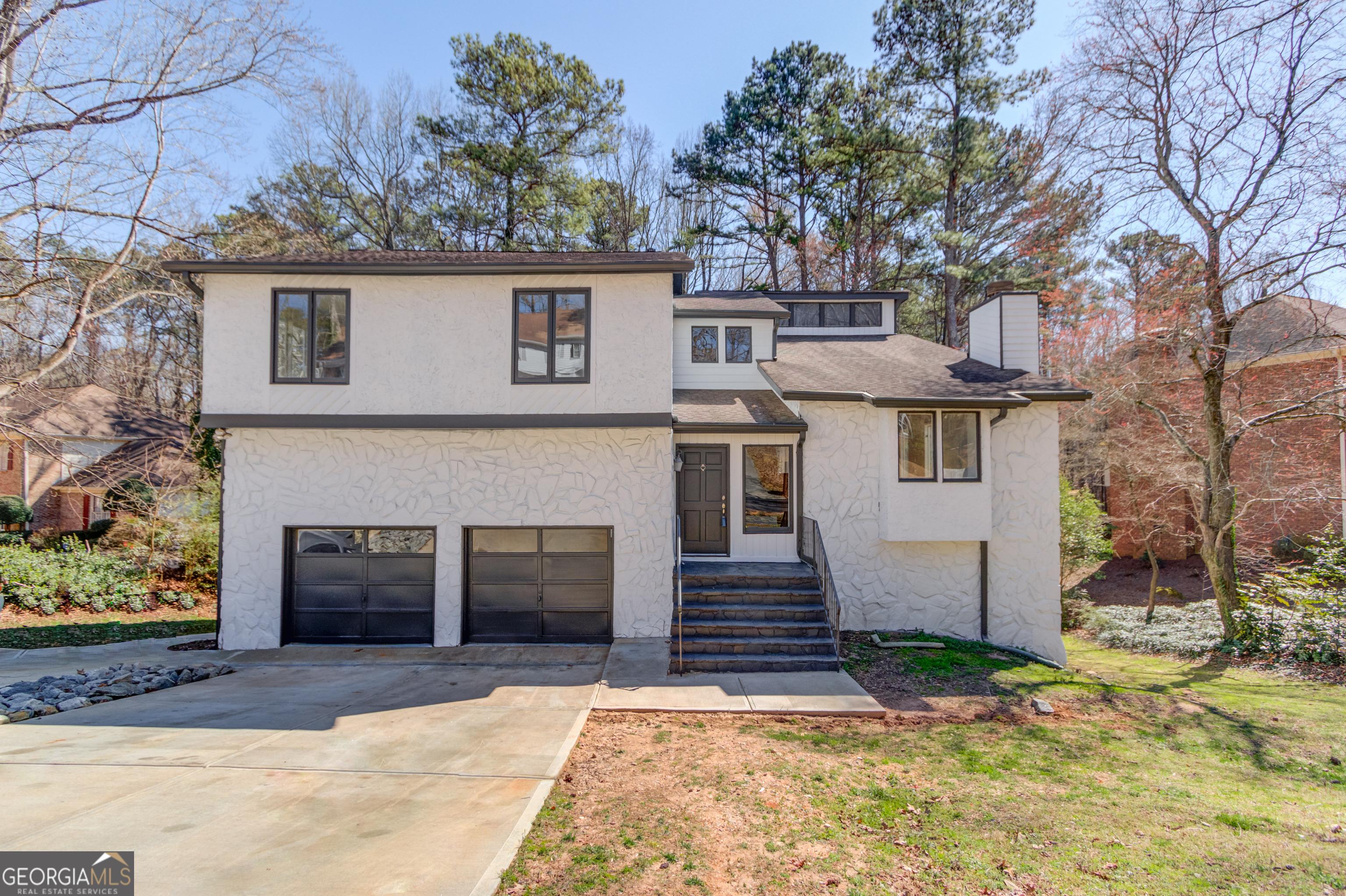 Silver Creek Dr Sw, Lilburn, GA 30047