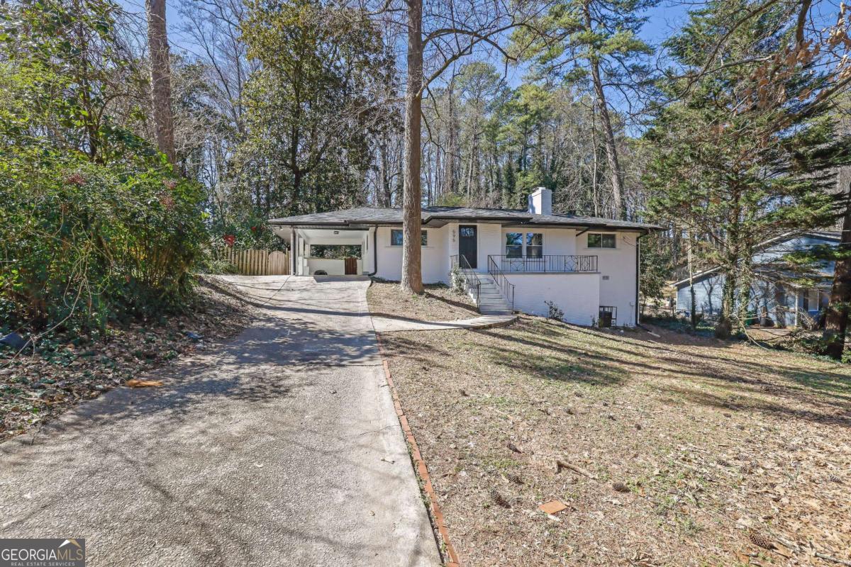 Kenilworth Cir, Stone Mountain, GA 30083