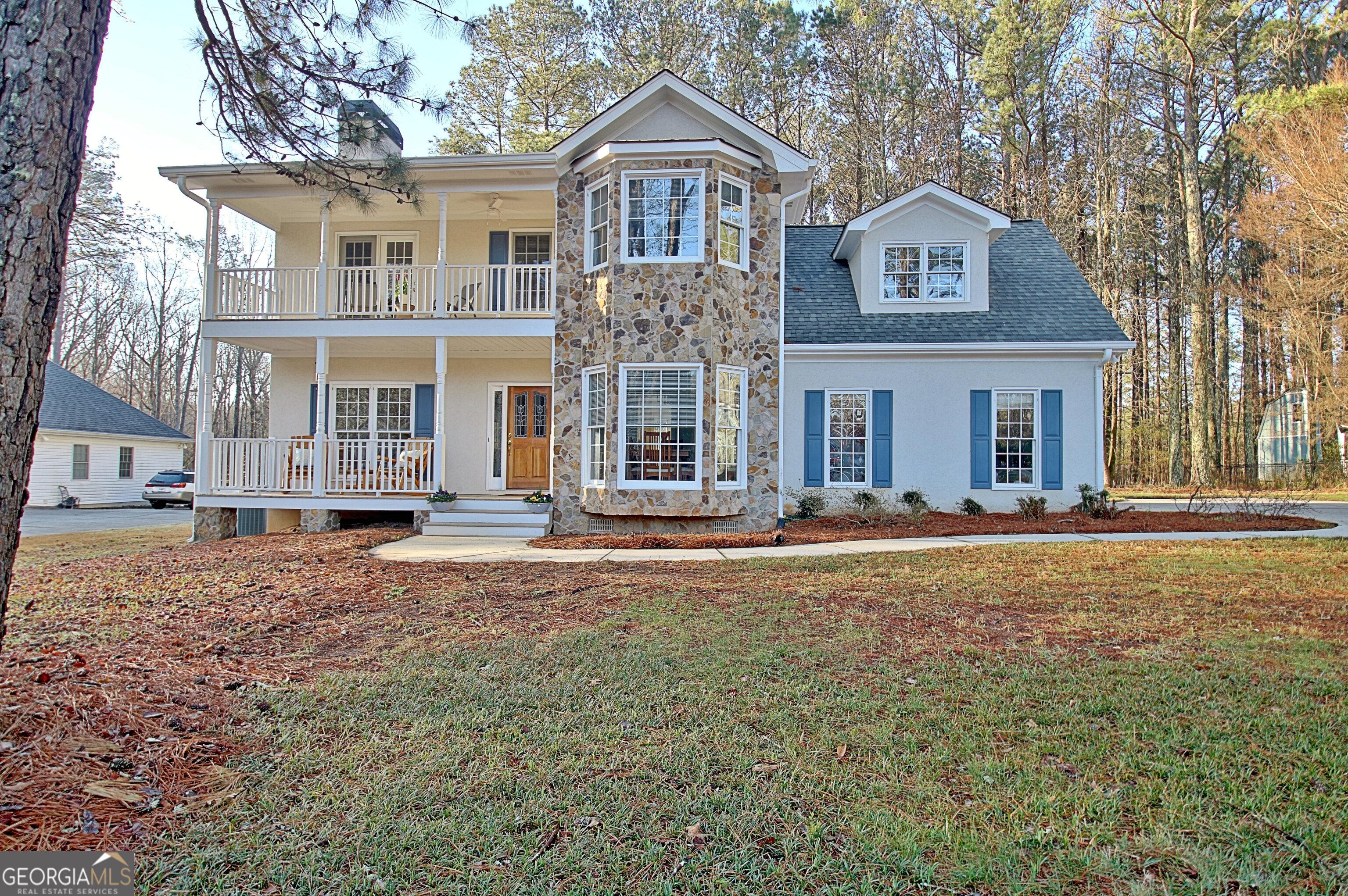 Farr Lake Dr, Tyrone, GA 30290