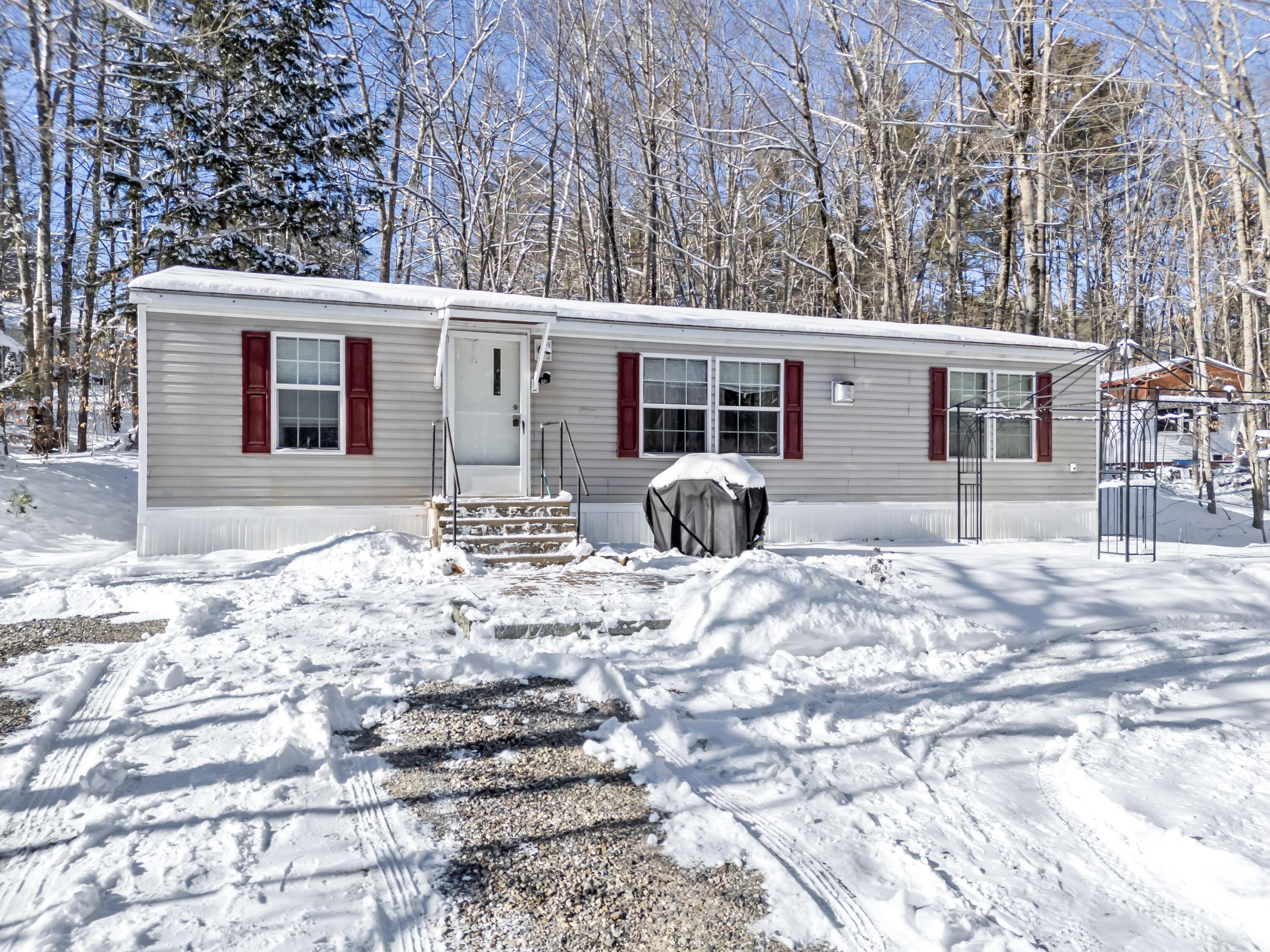 Pleasant View Dr, Naples, ME 04055