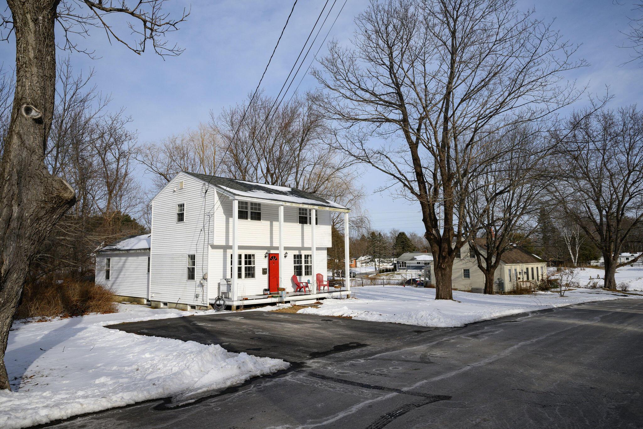 Walnut St, Topsham, ME 04086