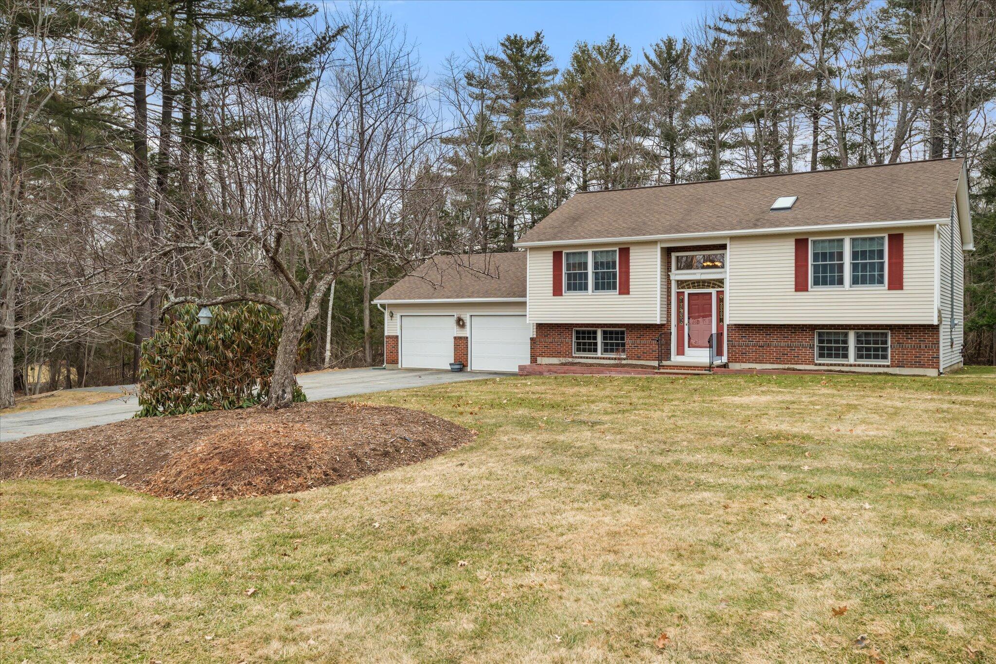 Oak Grove Dr, Brewer, ME 04412