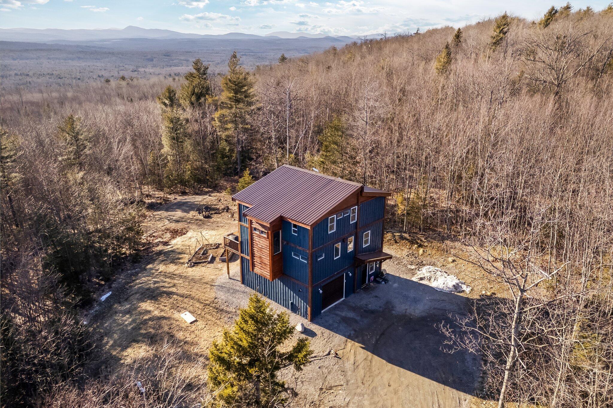 Lake View Dr, New Sharon, ME 04955