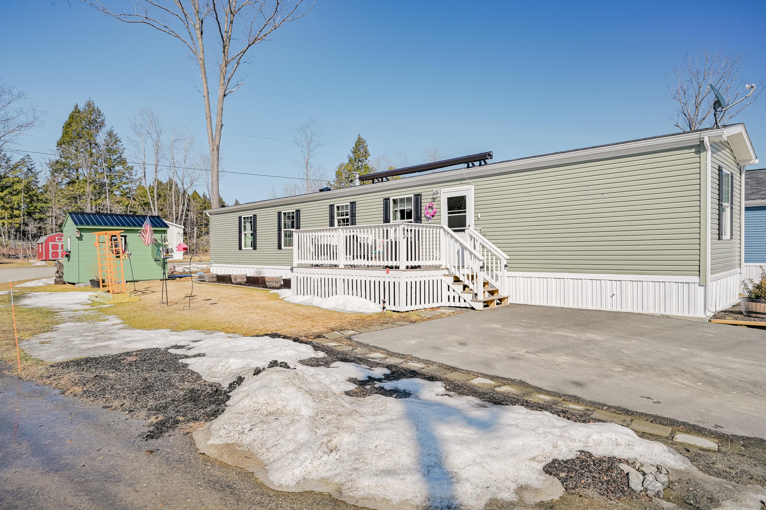 Punky Ln, Waterville, ME 04901