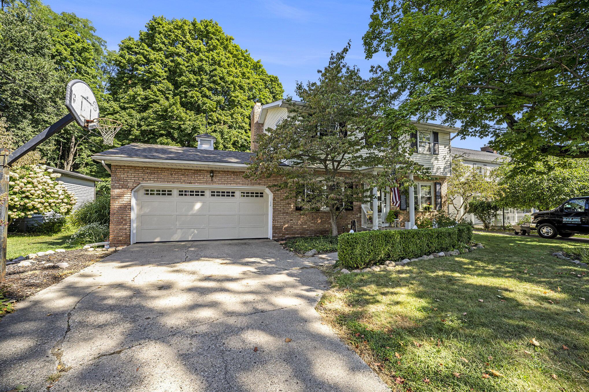 E Prospect St, Marshall, MI 49068