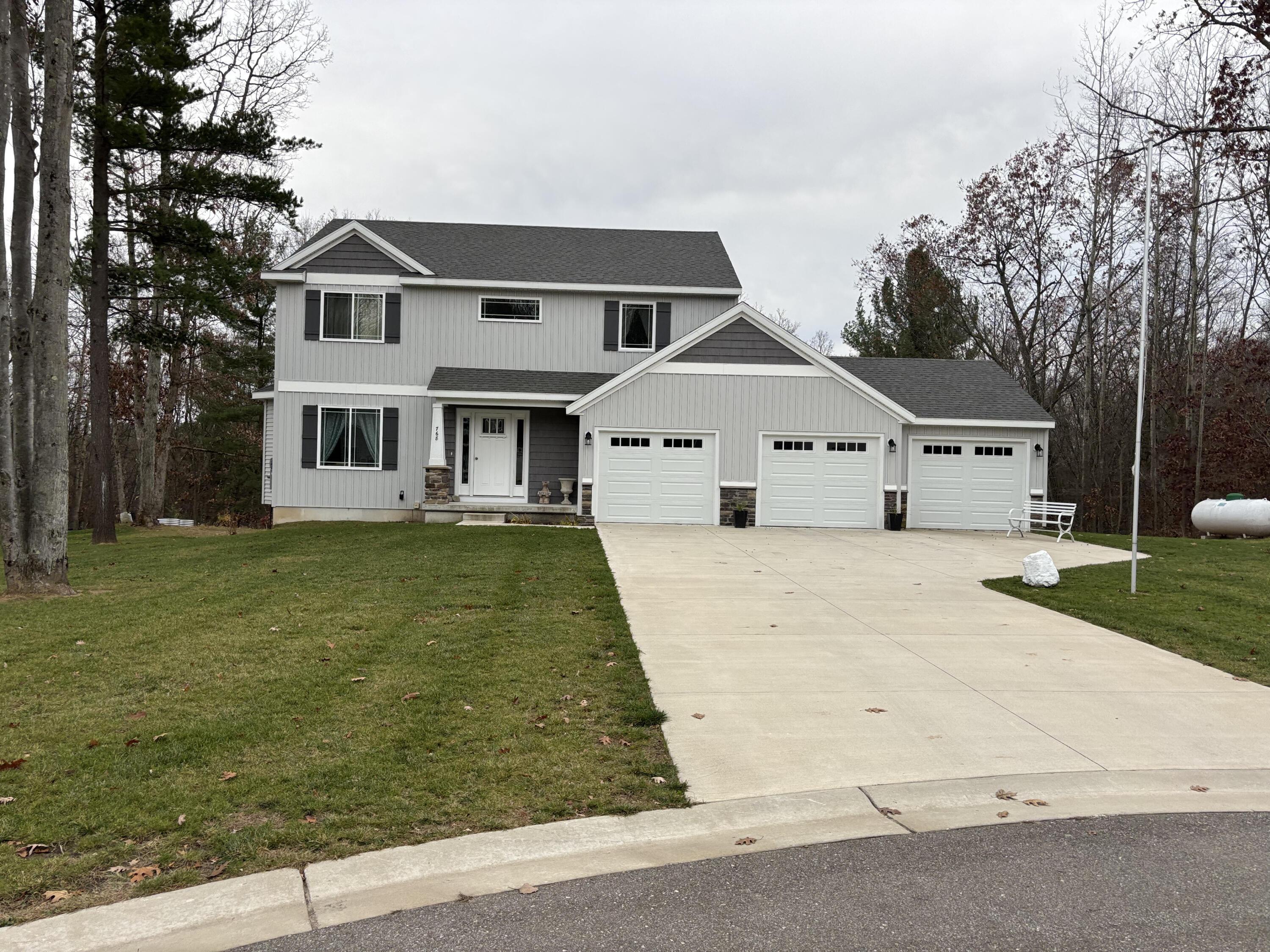 W North Hills Ct, Newaygo, MI 49337