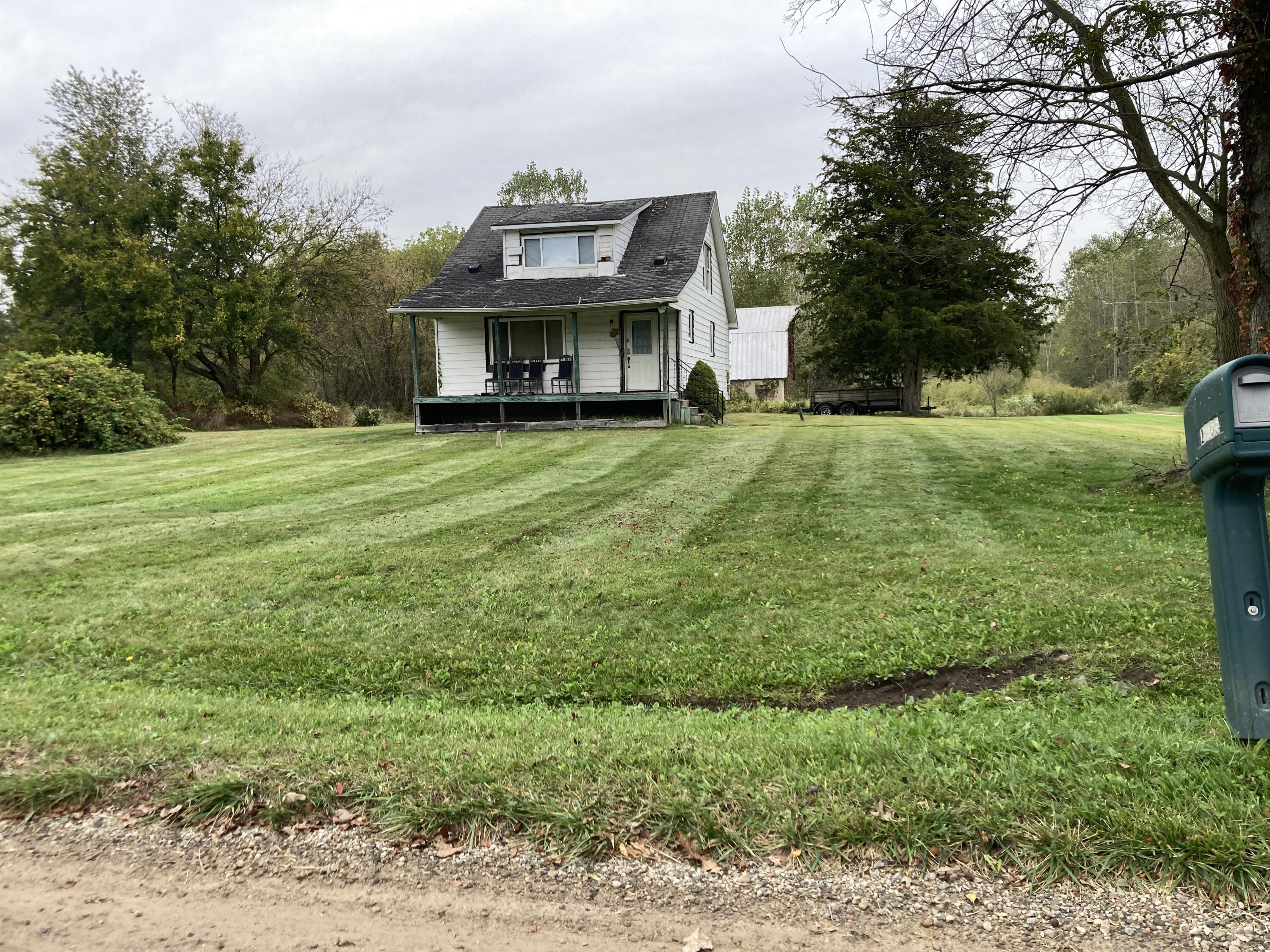 Sherwood Rd, Belleville, MI 48111