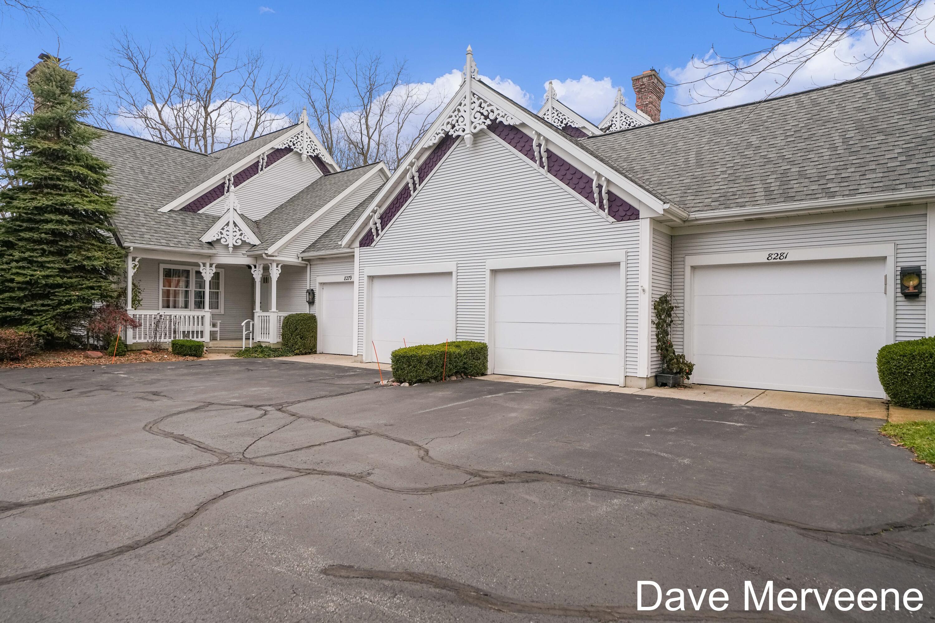 Wallinwood Springs Dr, Jenison, MI 49428
