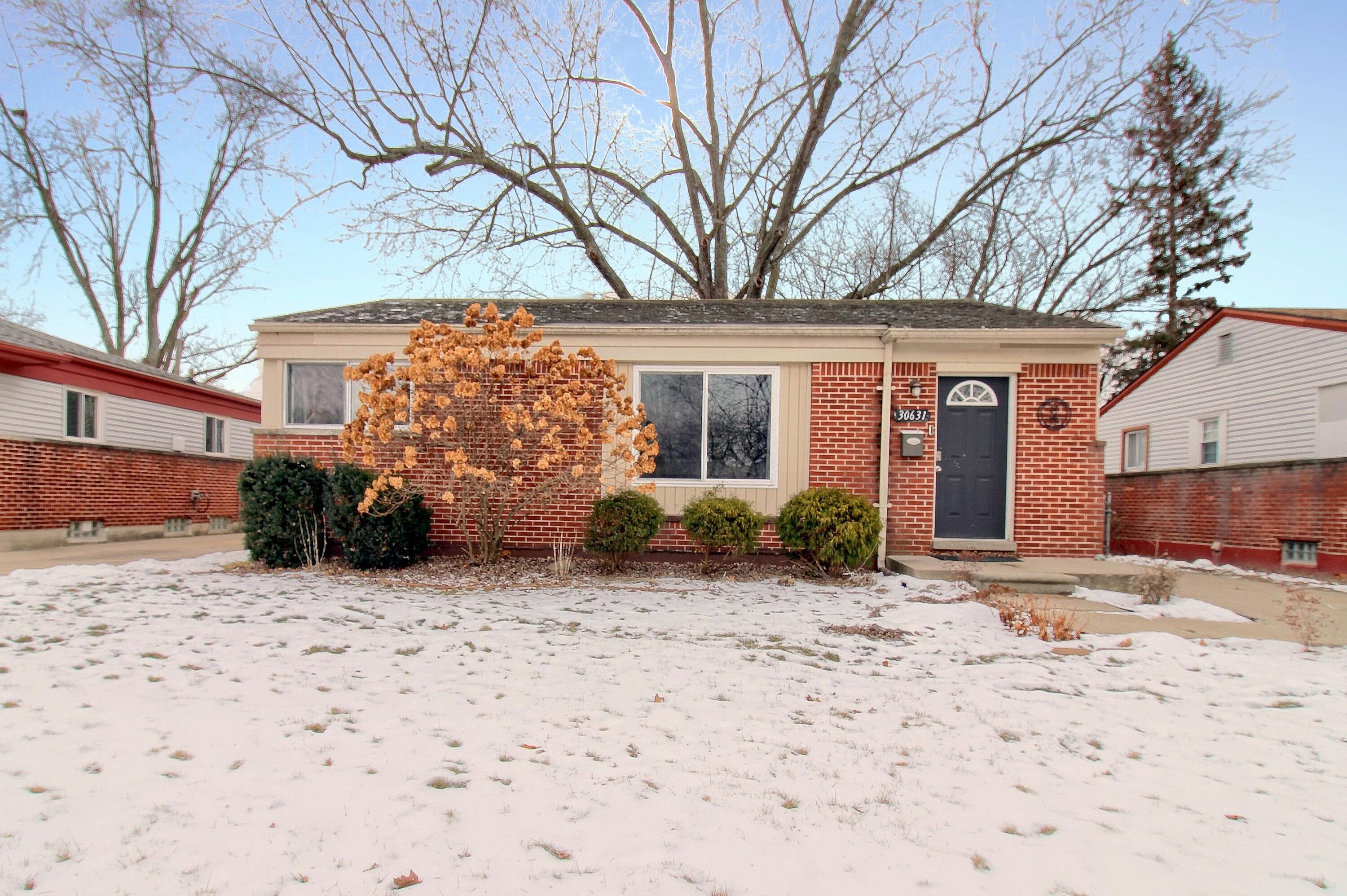 Bradford St, Westland, MI 48186