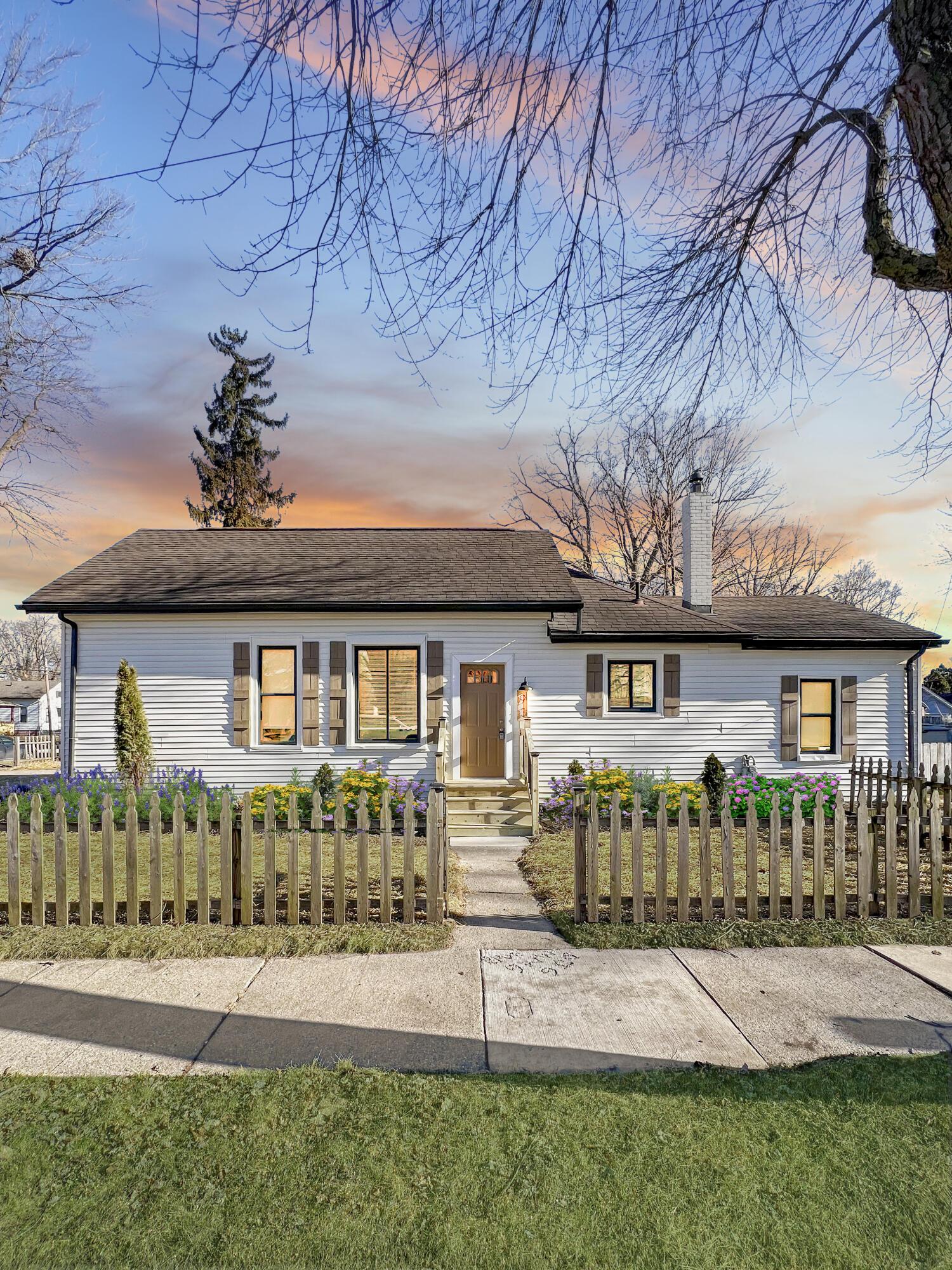 Grand Ave, Mount Clemens, MI 48043