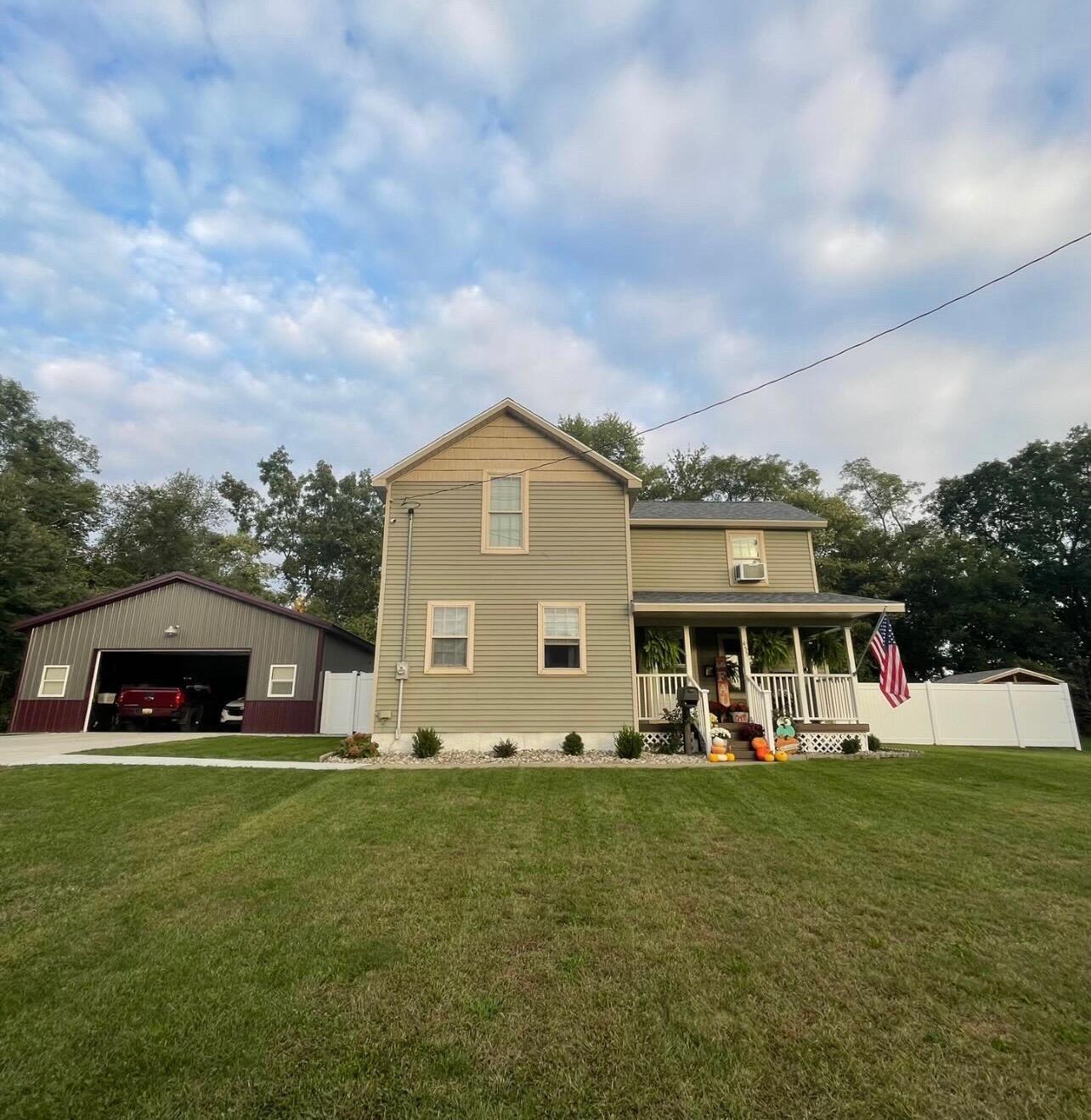 Robinson St, Constantine, MI 49042