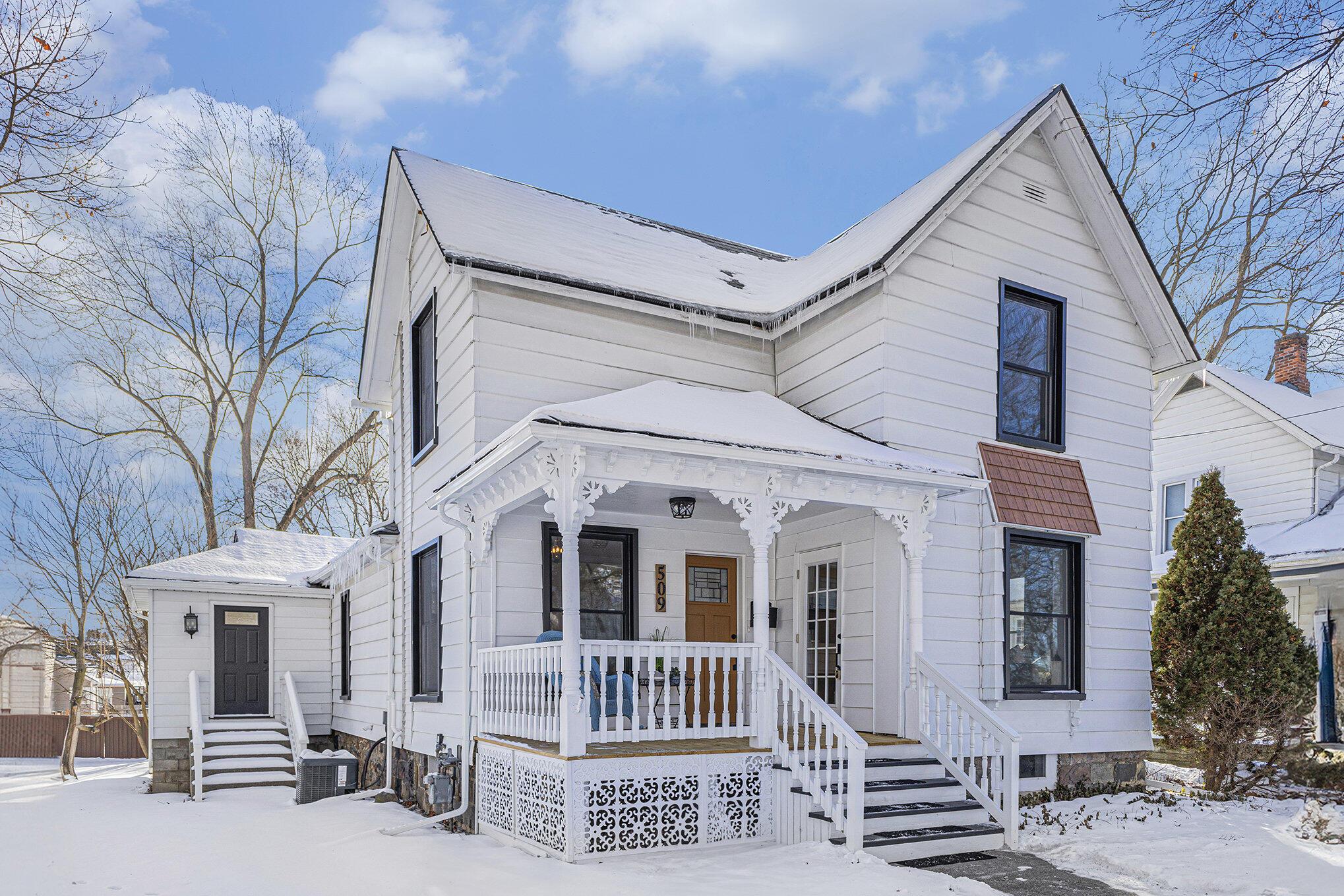 S East St, Chelsea, MI 48118